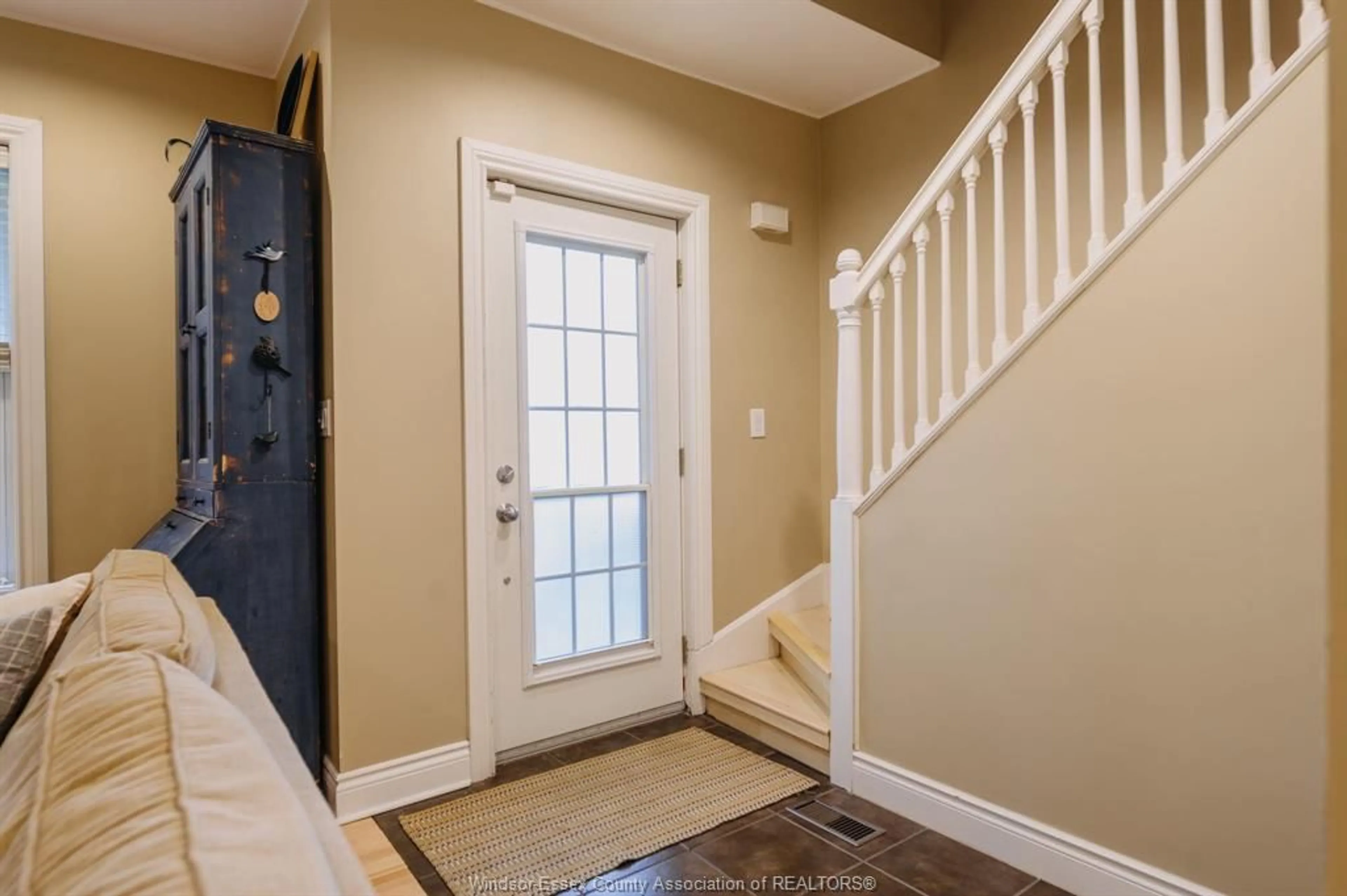 Indoor entryway for 786 Monmouth Rd, Windsor Ontario N8Y 3L2