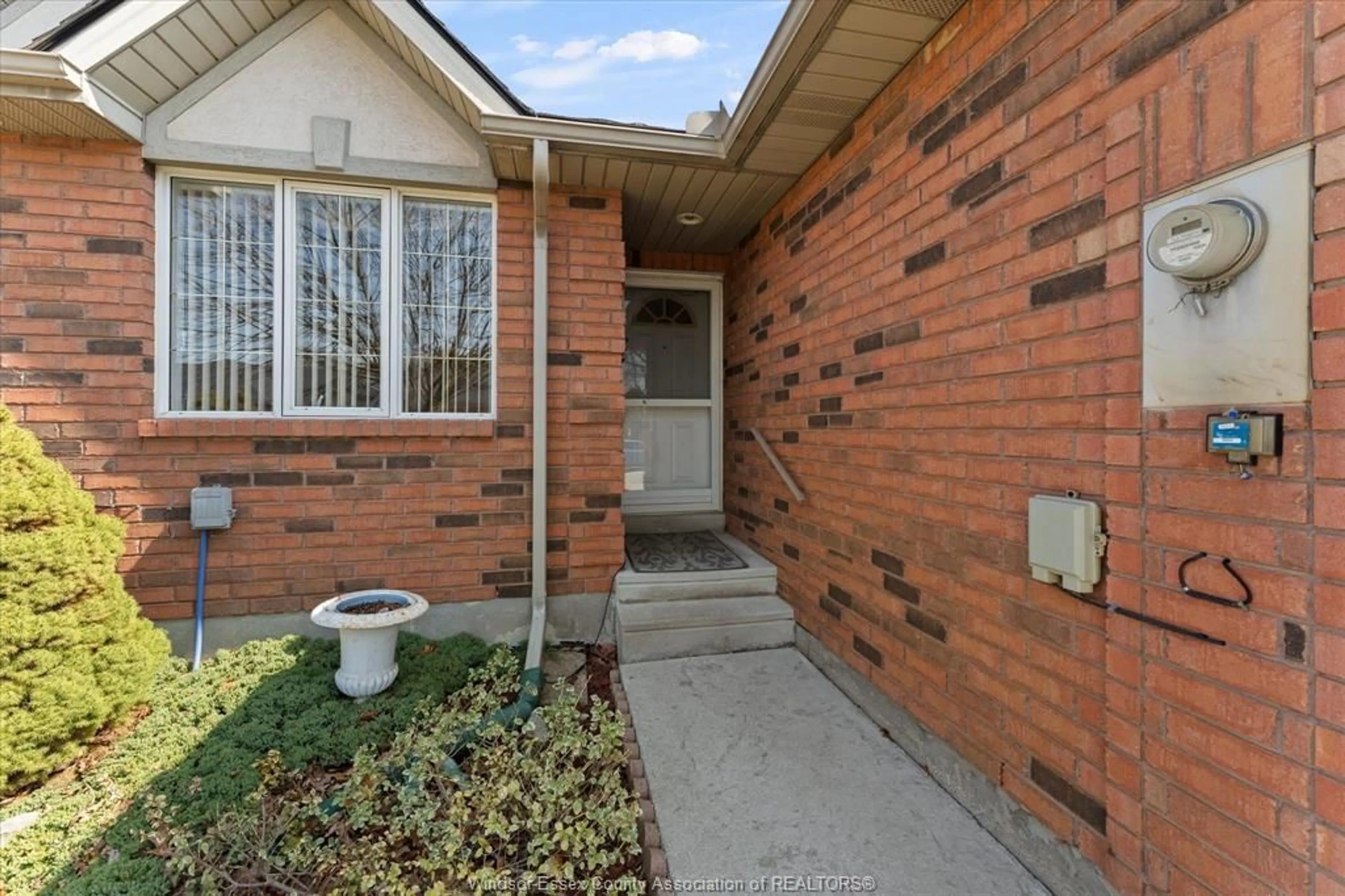 Home with brick exterior material, street for 3718 Prairie Crt, Windsor Ontario N9G 2X3