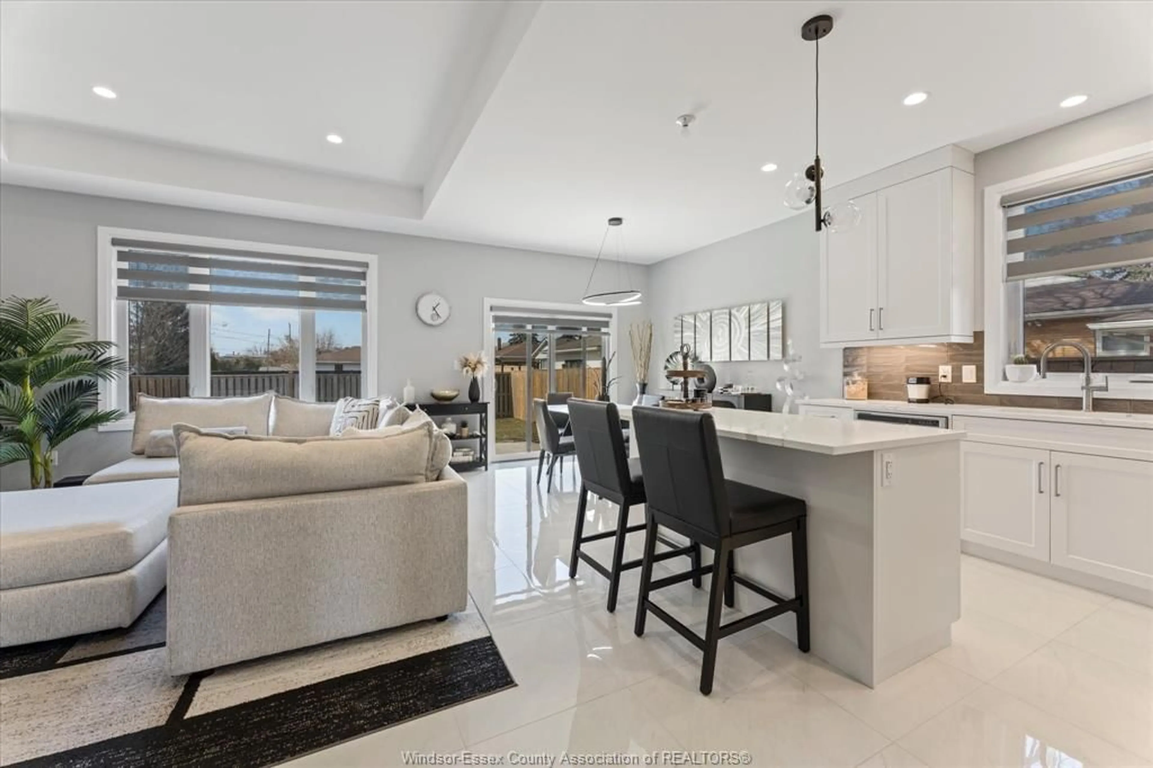 Open concept kitchen, ceramic/tile floor for 332 VICTORIA Ave, Amherstburg Ontario N9V 1M5