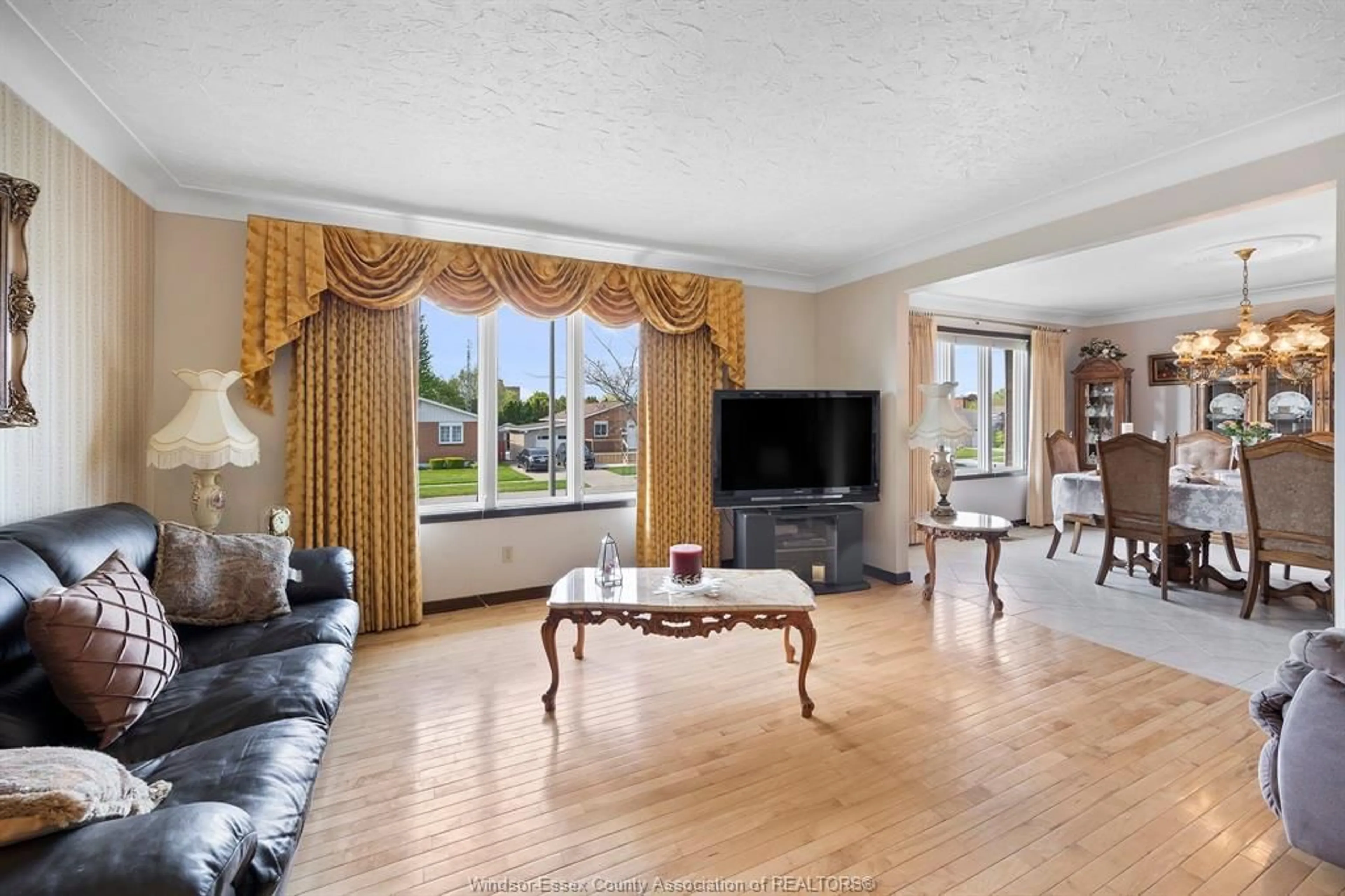 Living room with furniture, unknown for 161 MARLBOROUGH St, Leamington Ontario N8H 4S1