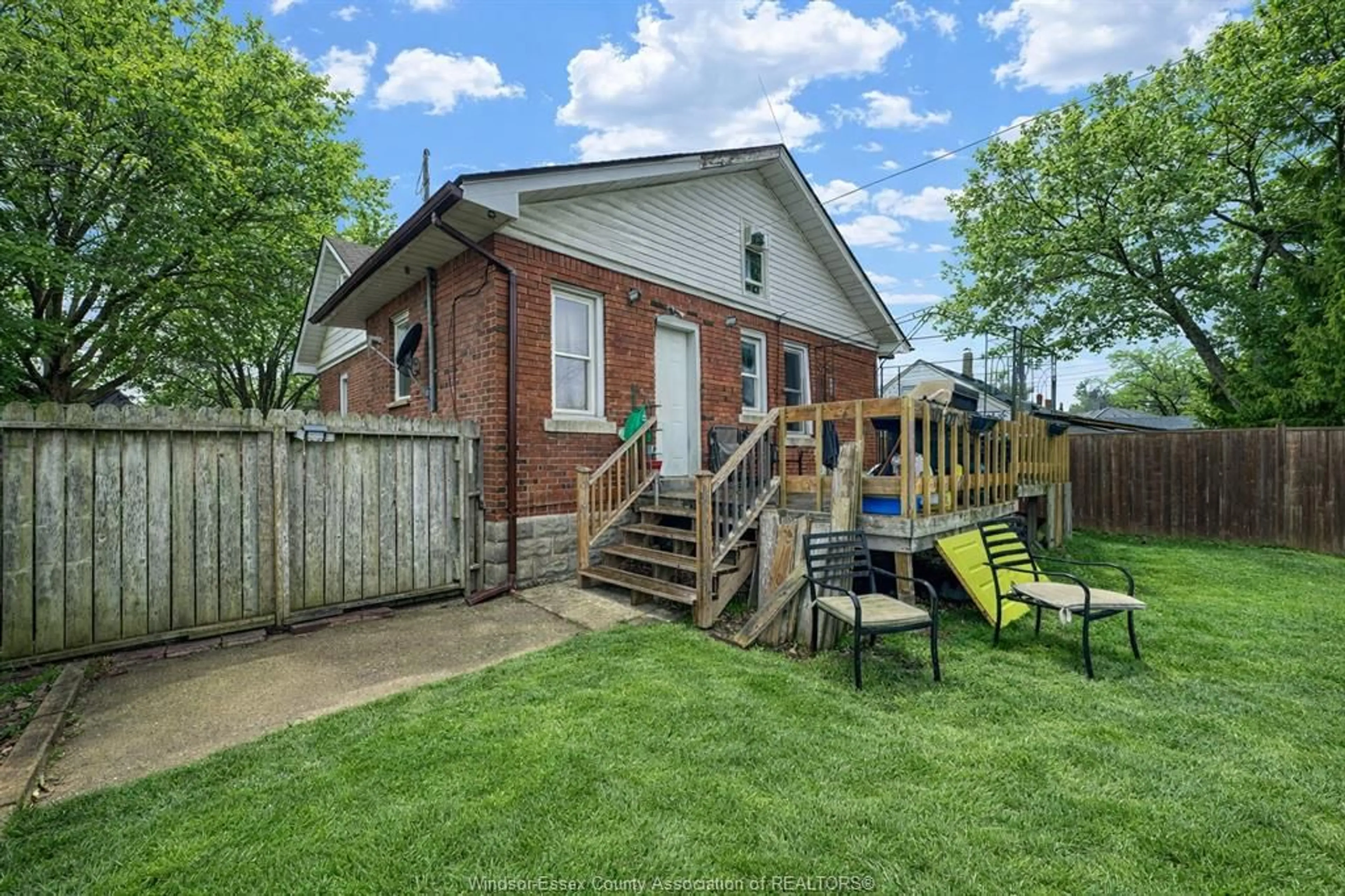 Patio, unknown for 1090 WIGLE, Windsor Ontario N9C 3M8
