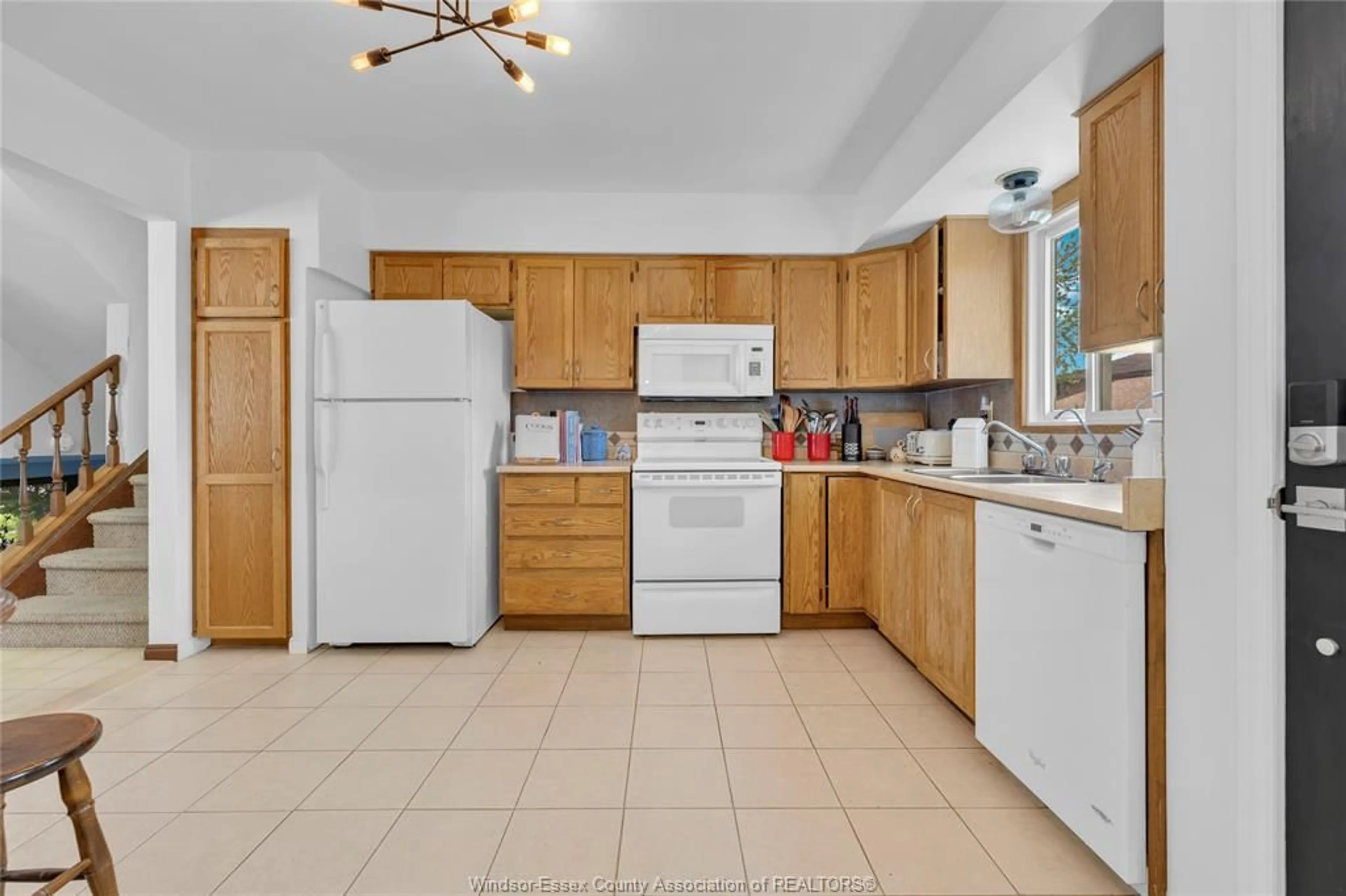 Standard kitchen, ceramic/tile floor for 5735 NINTH St, LaSalle Ontario N9H 1P3