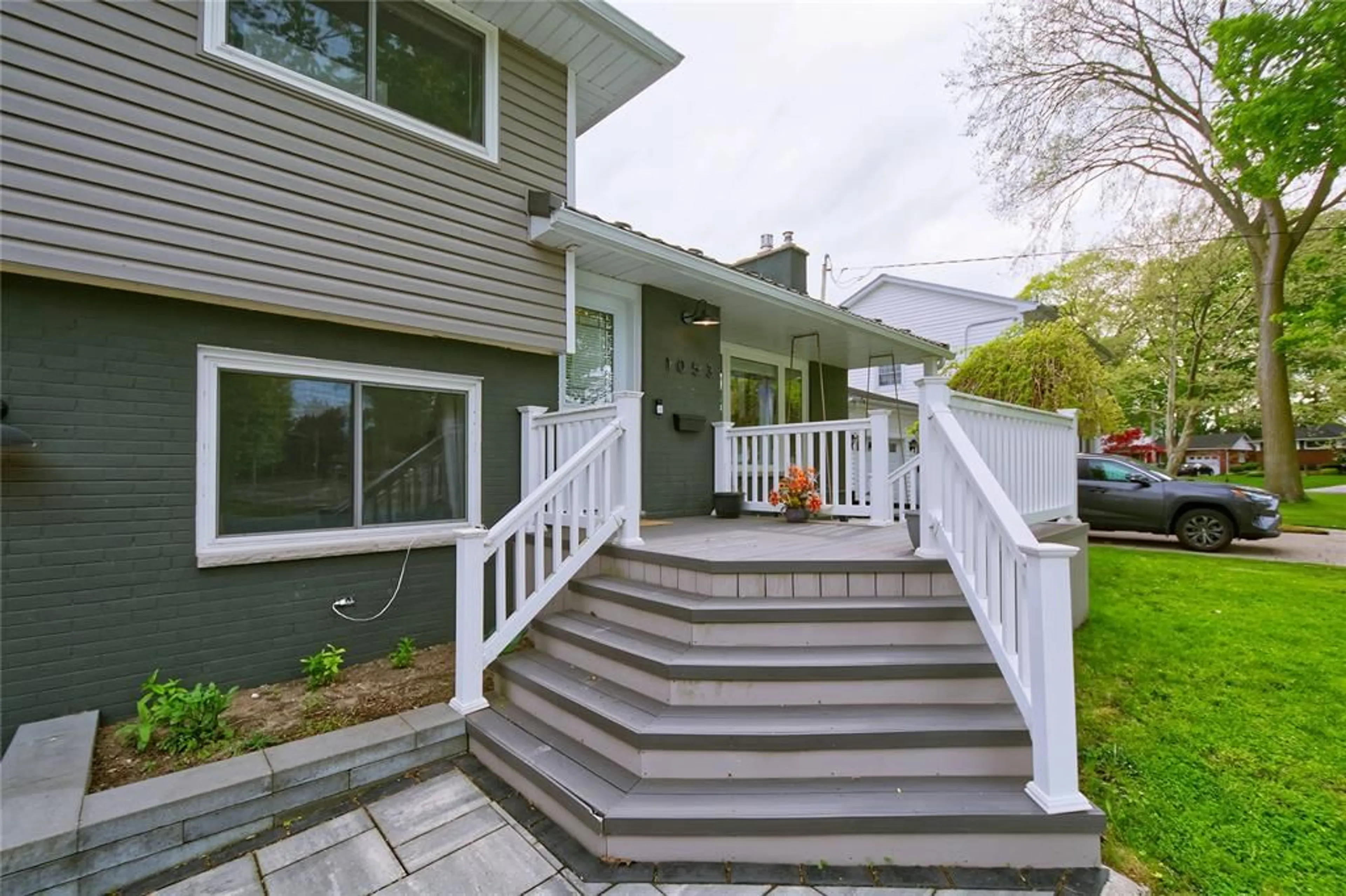 Unknown for 1053 GRIFFITH Rd, Sarnia Ontario N7S 3G1