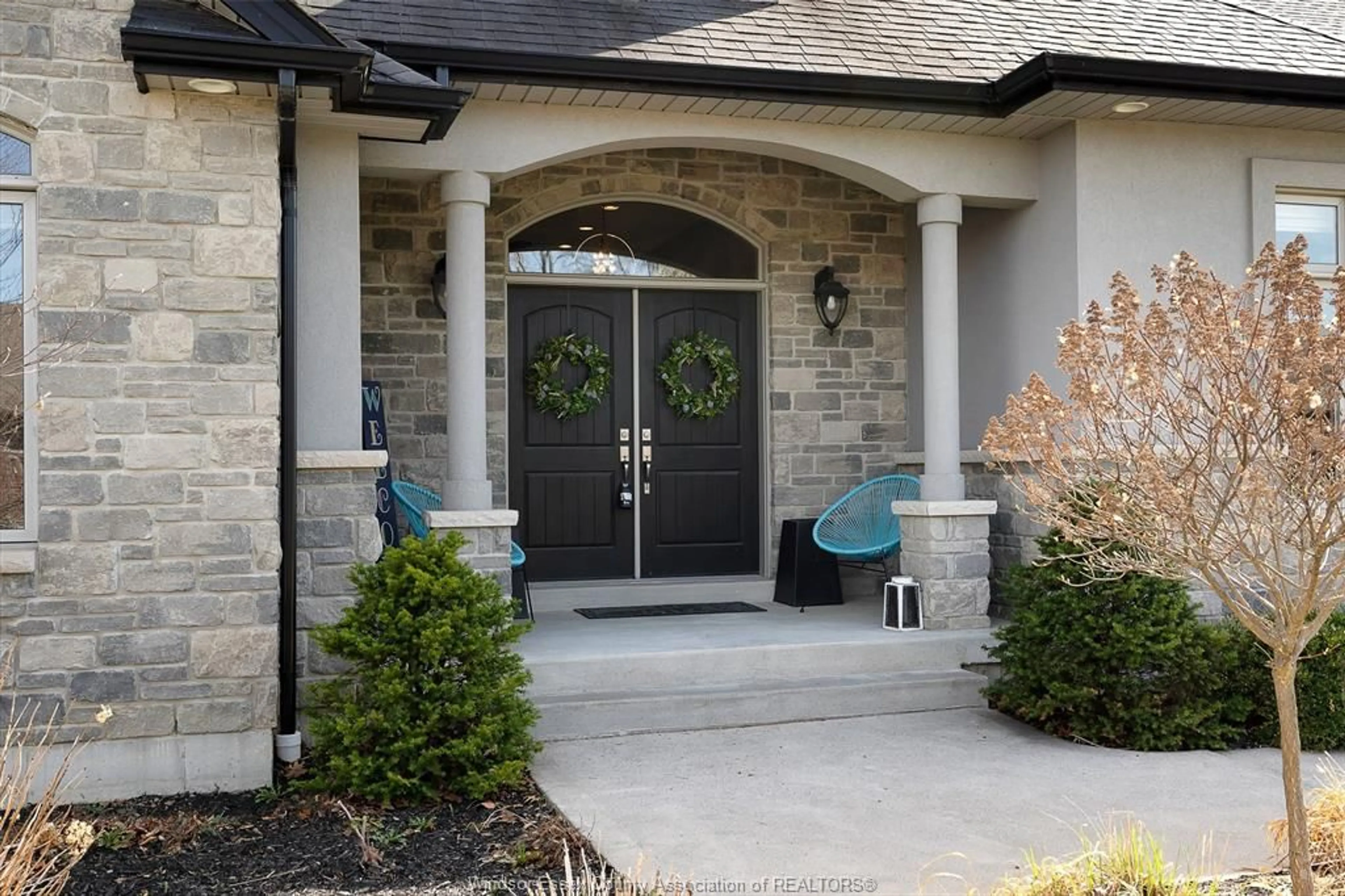 Indoor entryway for 4050 ST. FRANCIS CRES., LaSalle Ontario N9H 0A9