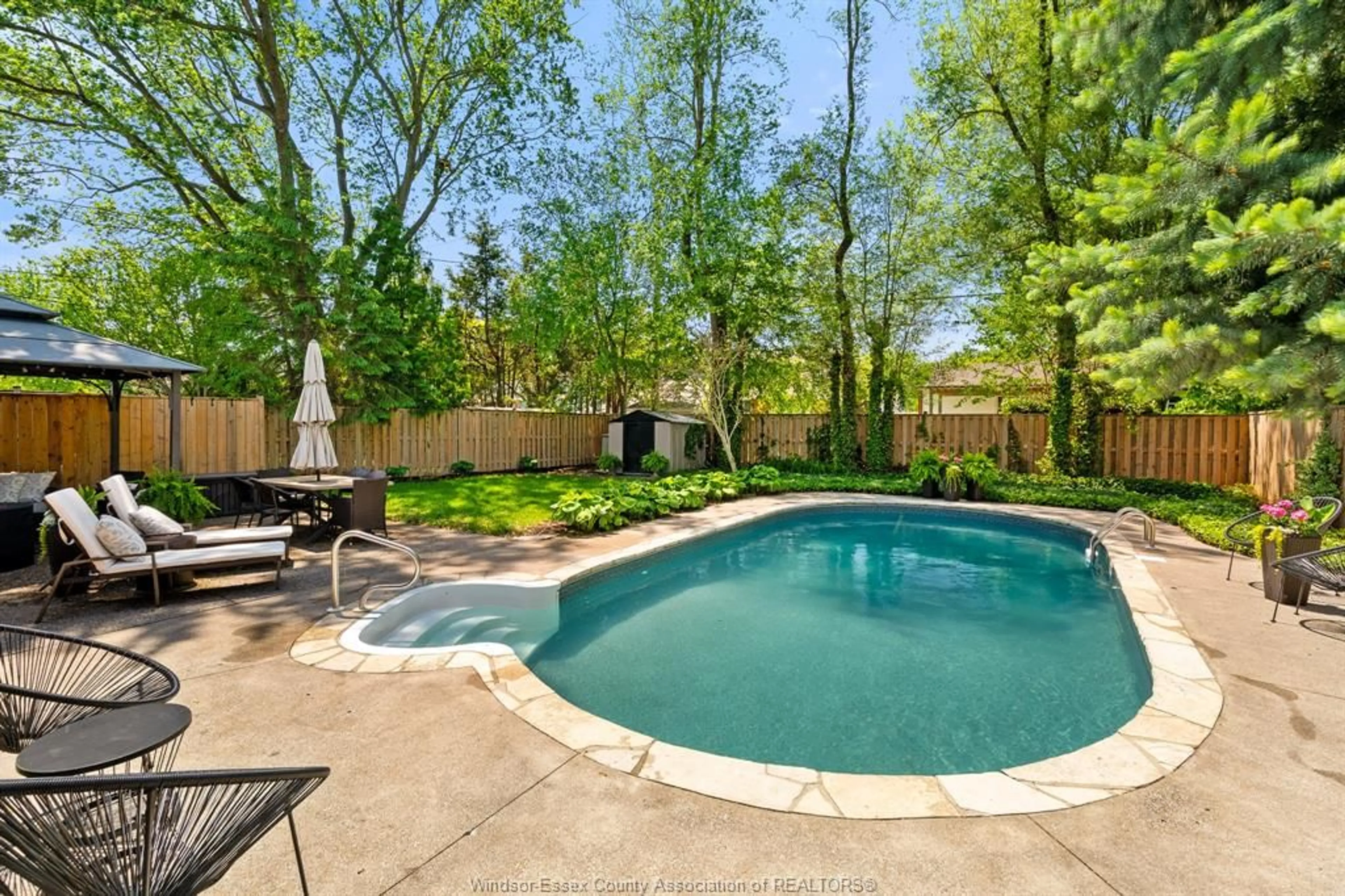 Pool for 3155 VIRGINIA PARK AVE, Windsor Ontario N9E 2C1
