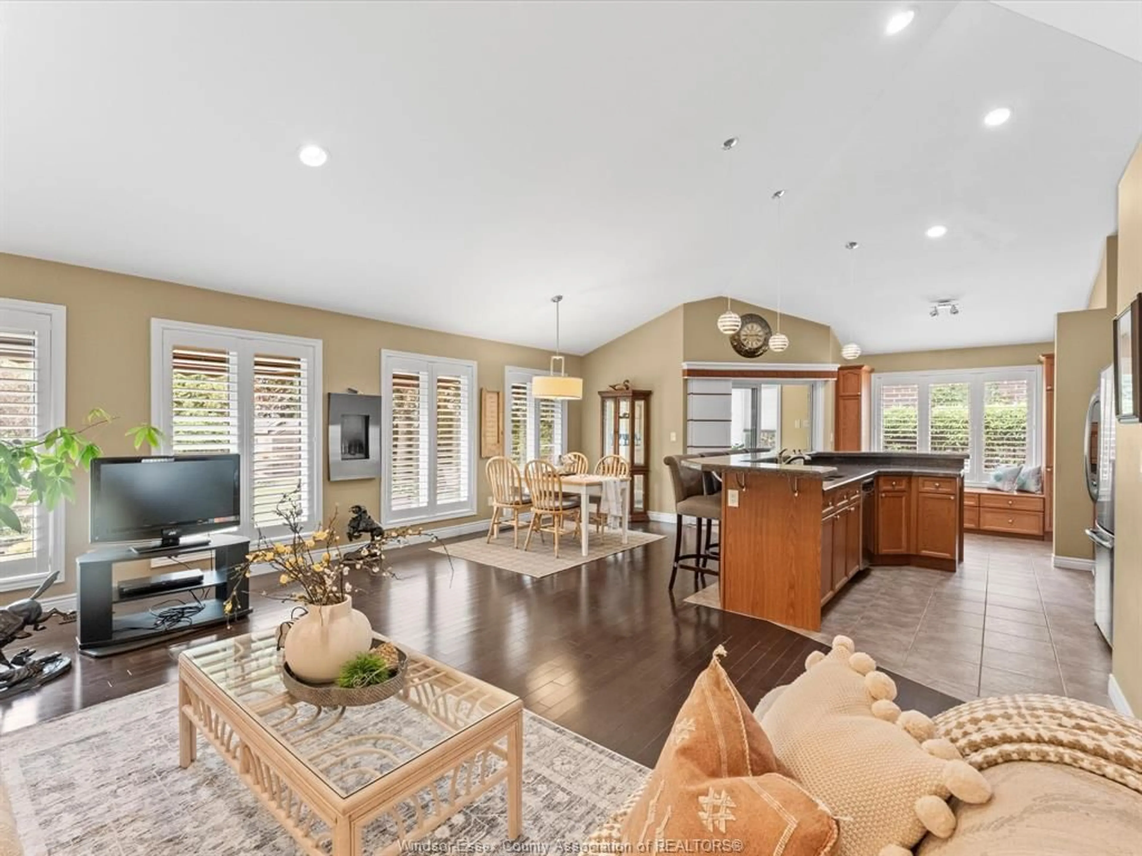 Open concept kitchen, unknown for 26 GOLFVIEW, Kingsville Ontario N9Y 4E3