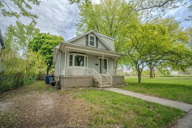 380 CHAPPELL, Windsor 3