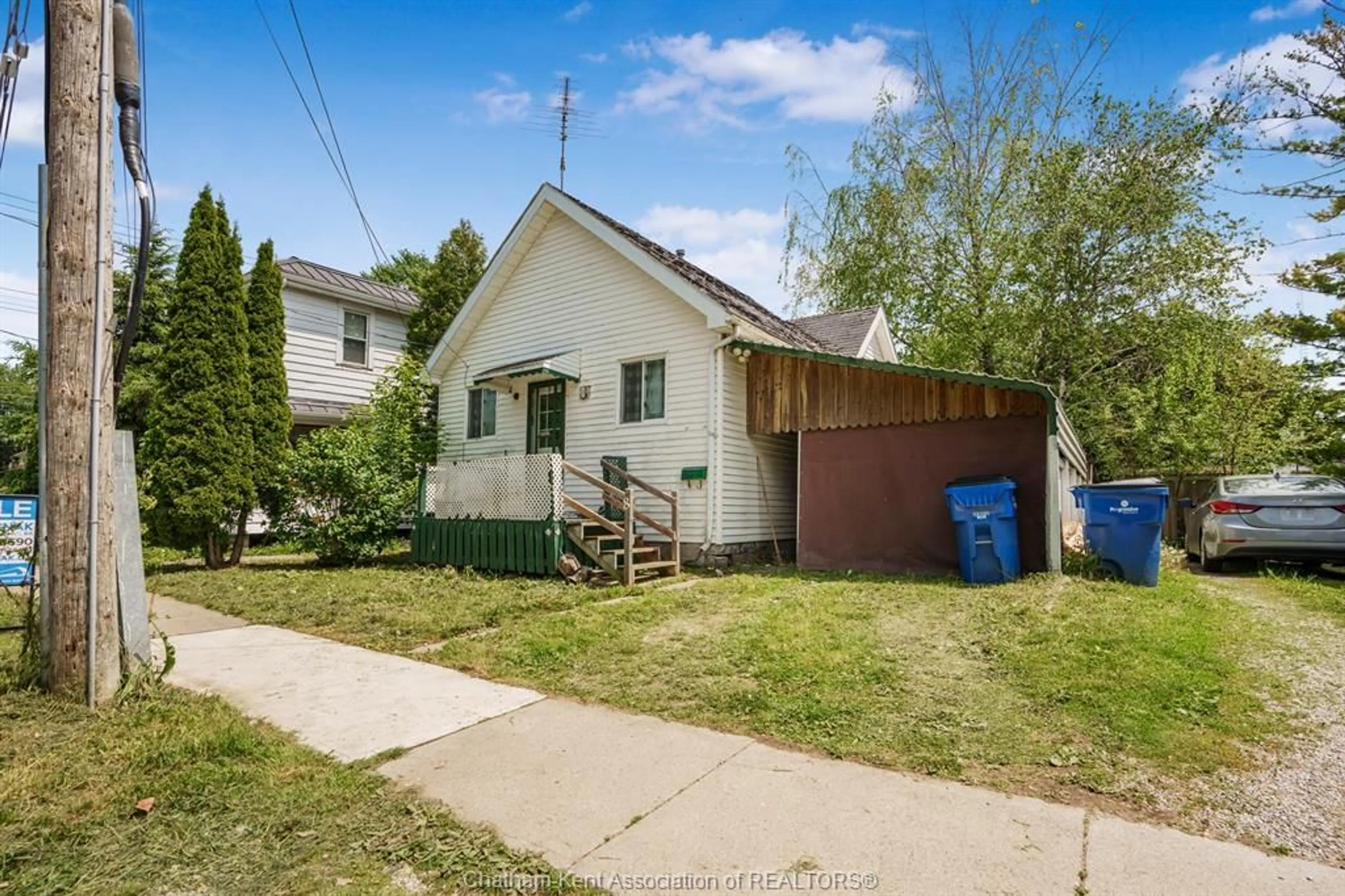 Unknown for 8 Gray St, Chatham Ontario N7M 1S6