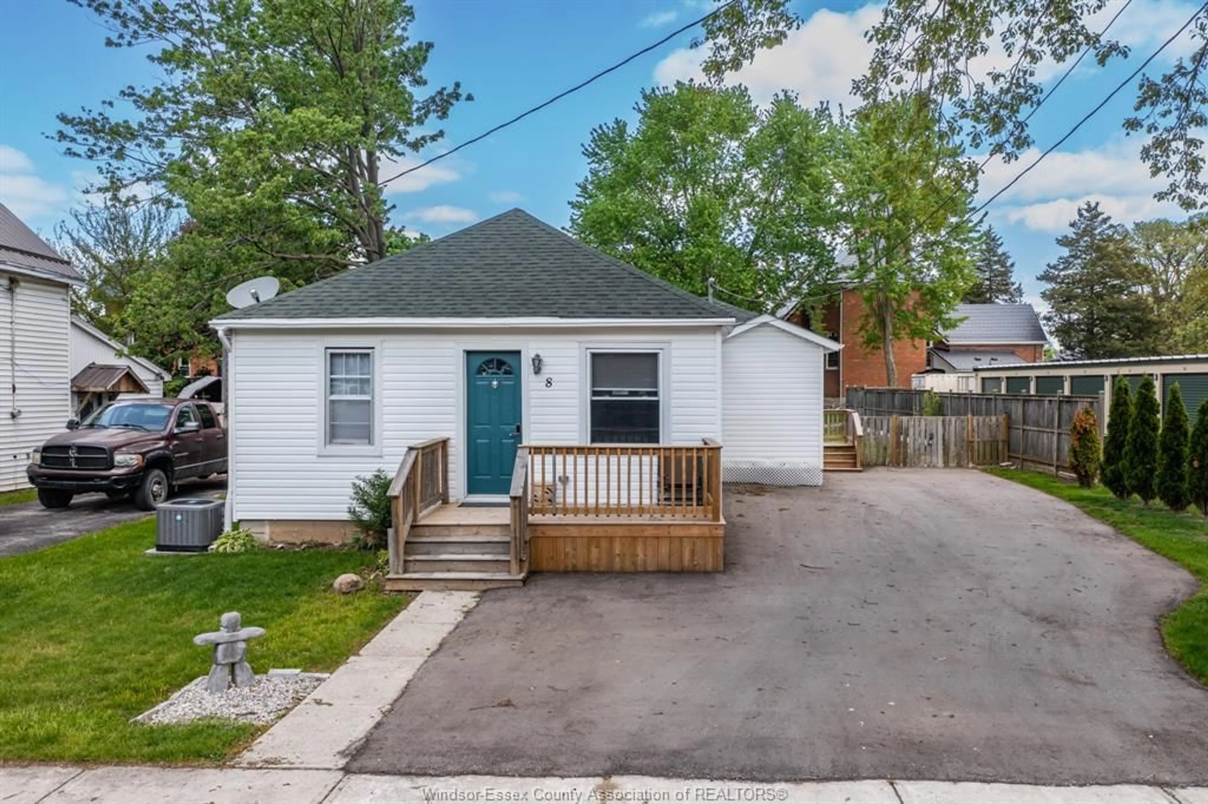 Unknown for 8 SARAH St, Thamesville Ontario N0P 2K0