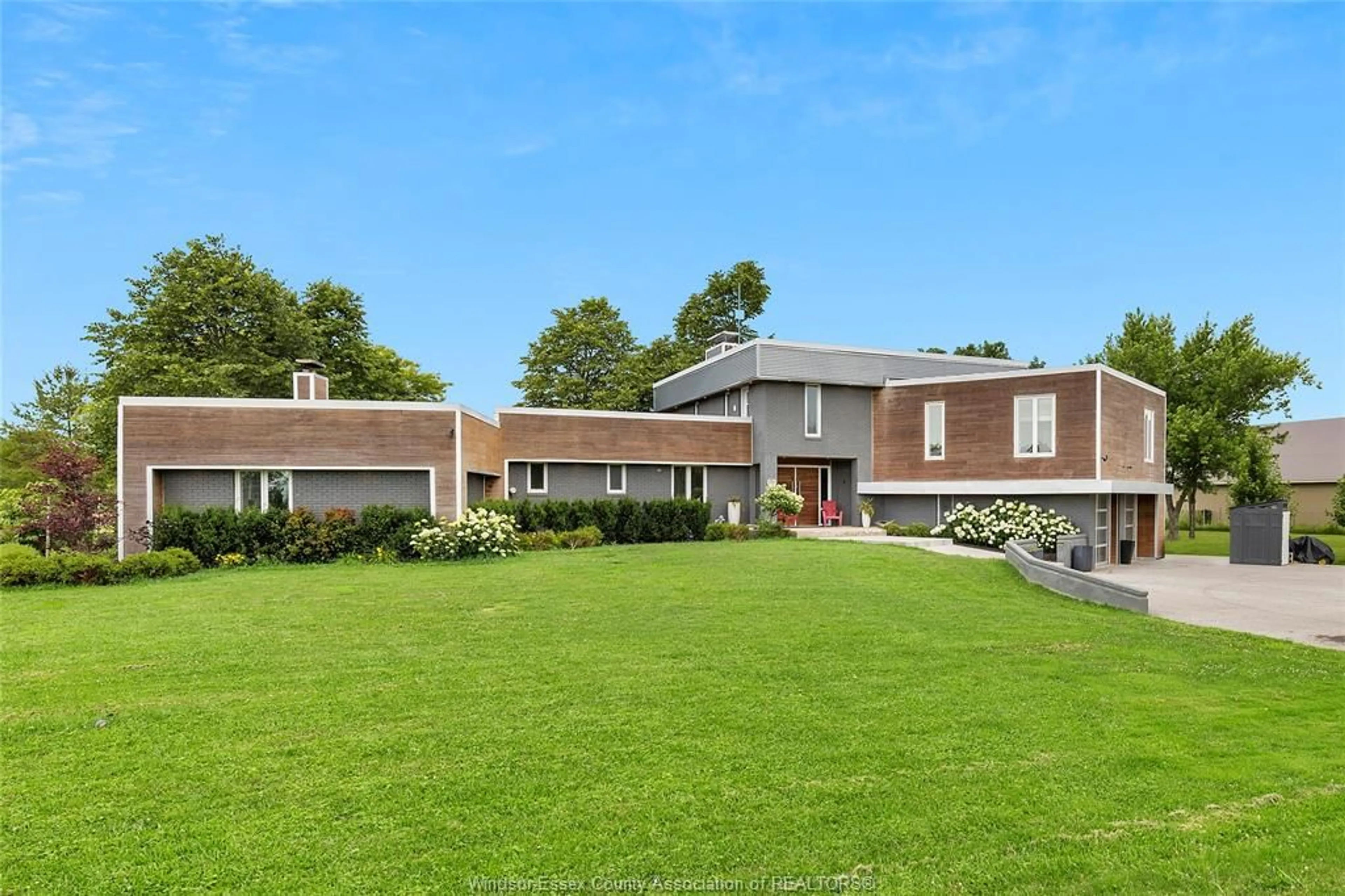 A pic from outside/outdoor area/front of a property/back of a property/a pic from drone, unknown for 6675 CONCESSION 10, Maidstone Ontario N0R 1K0