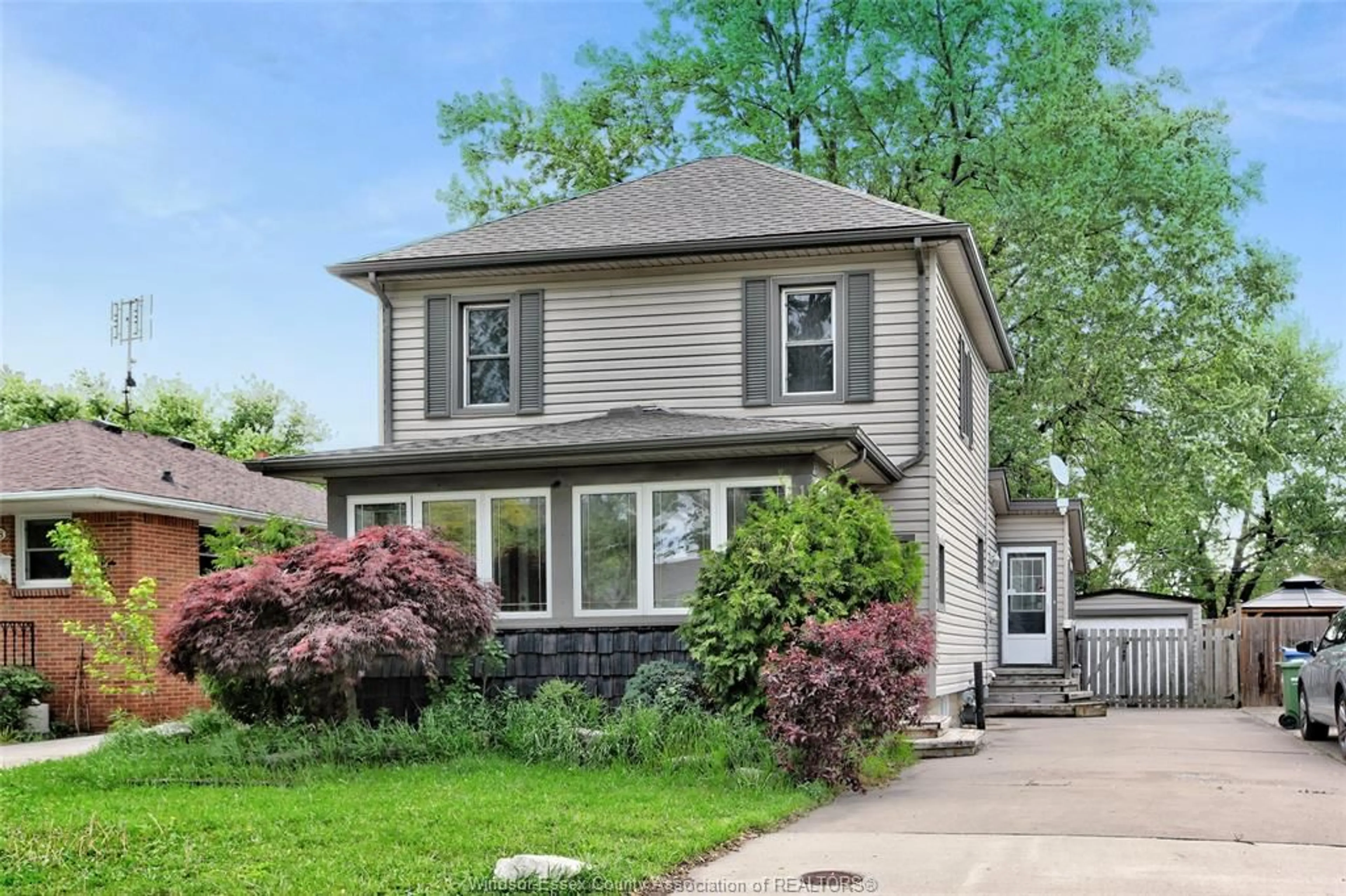 Home with vinyl exterior material, street for 1054 GLIDDEN, Windsor Ontario N8S 2P1