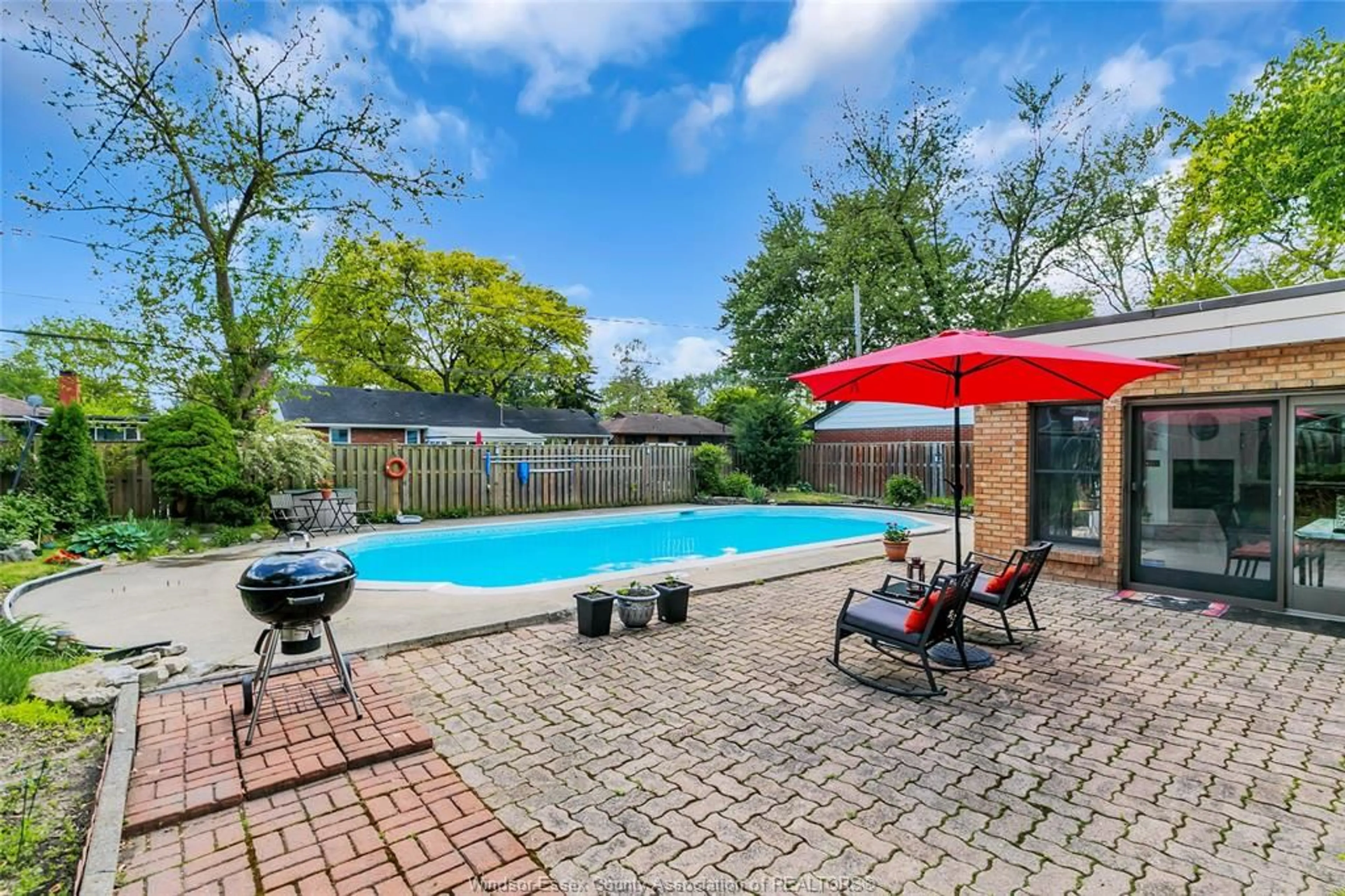 Pool for 719 CHAMPLAIN Dr, Windsor Ontario N9E 1M6