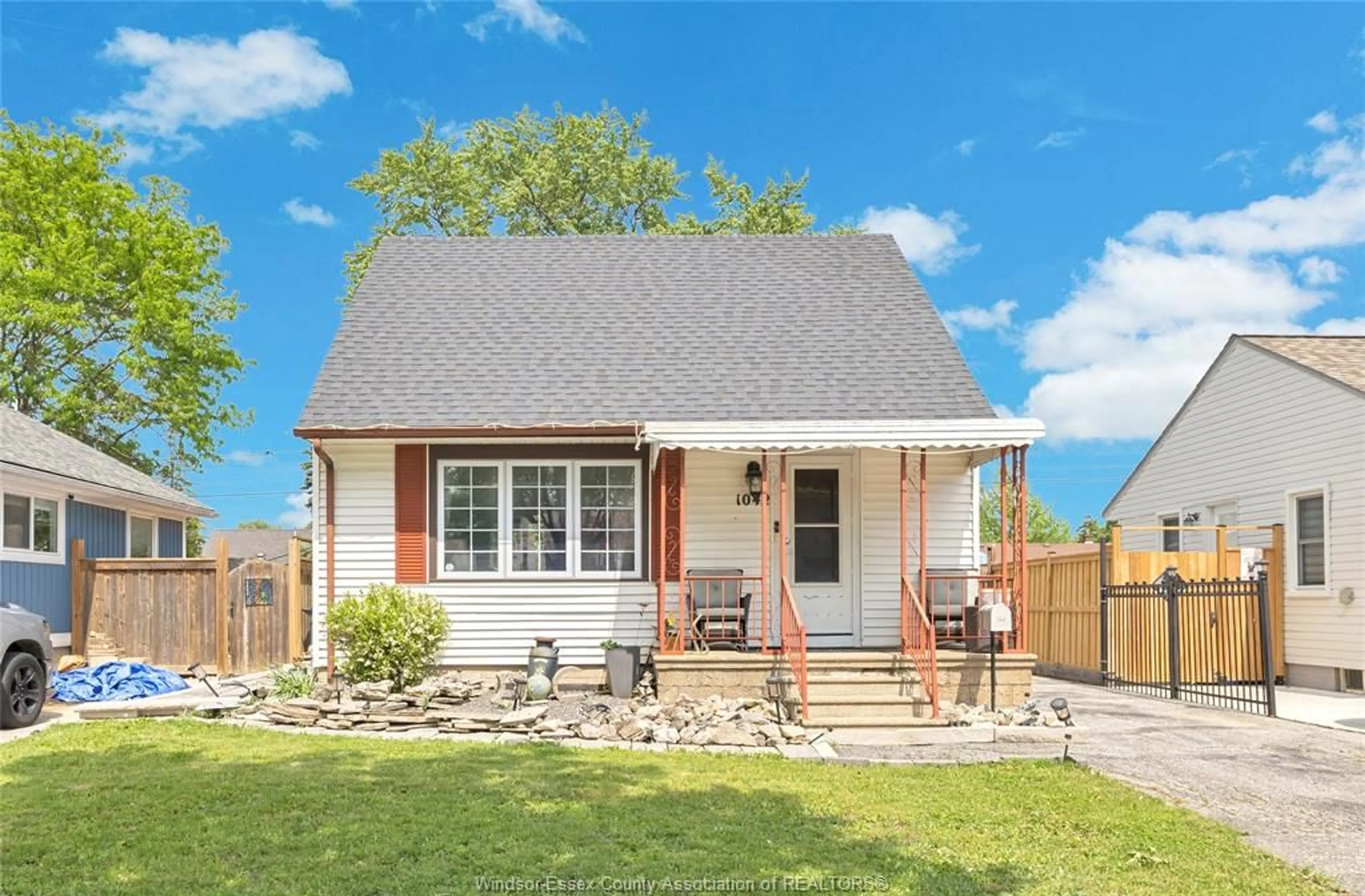 Home with brick exterior material, street for 1042 EDWARD Ave, Windsor Ontario N8S 2Z8