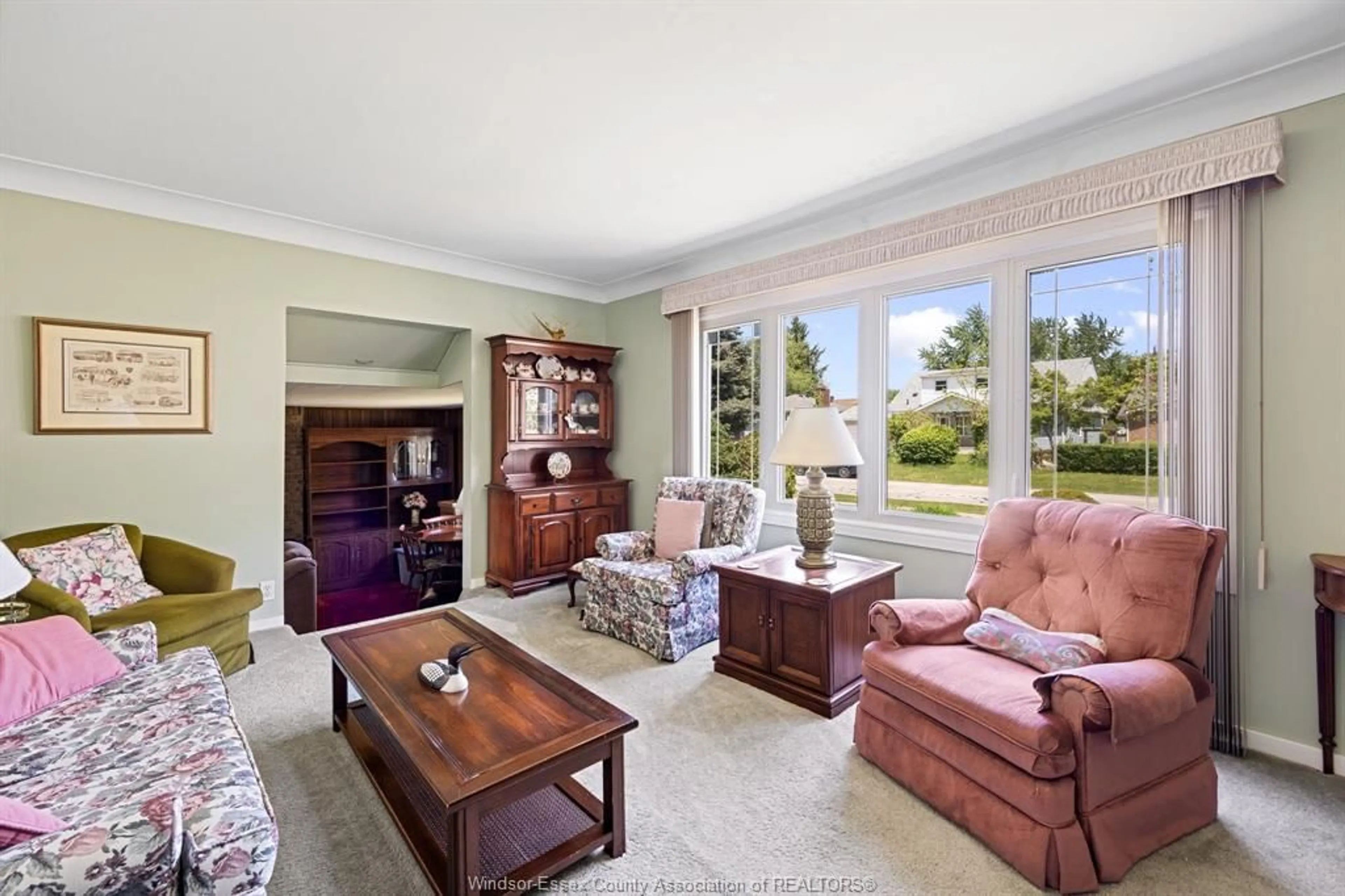Living room with furniture, unknown for 274 MAPLE St, LaSalle Ontario N9J 1N8