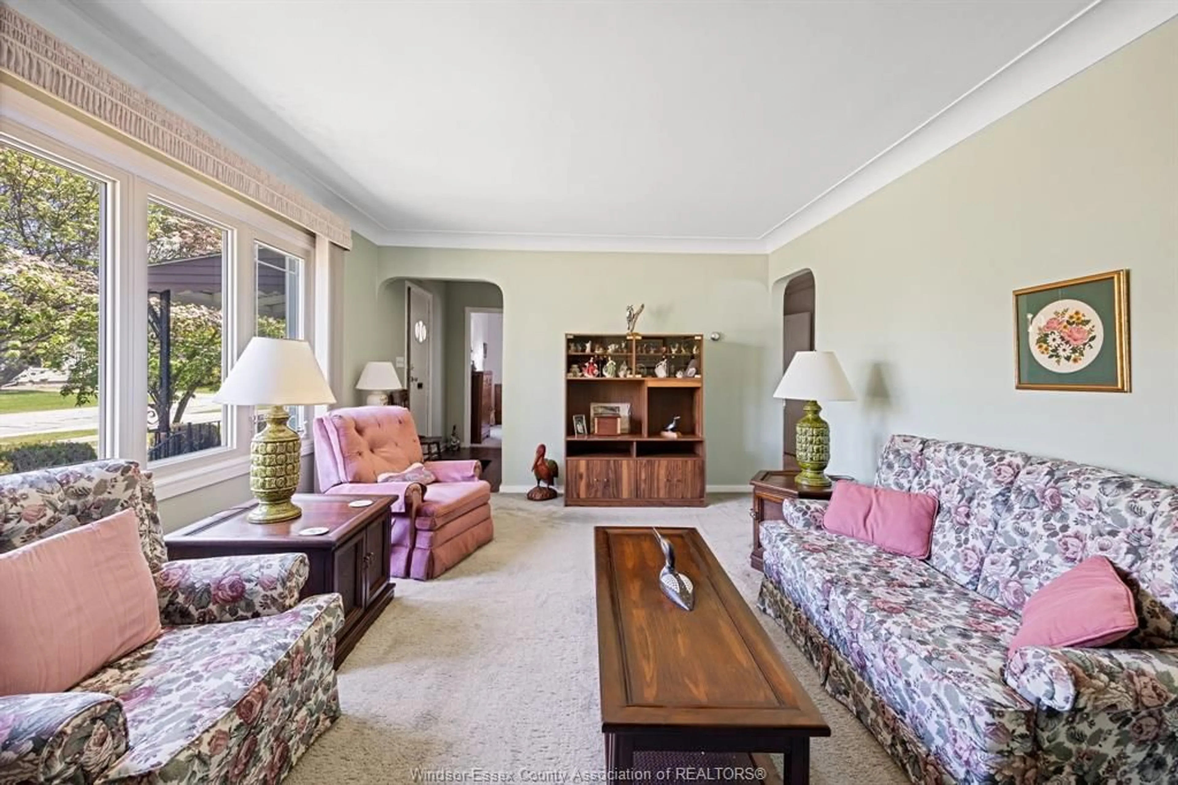Living room with furniture, unknown for 274 MAPLE St, LaSalle Ontario N9J 1N8