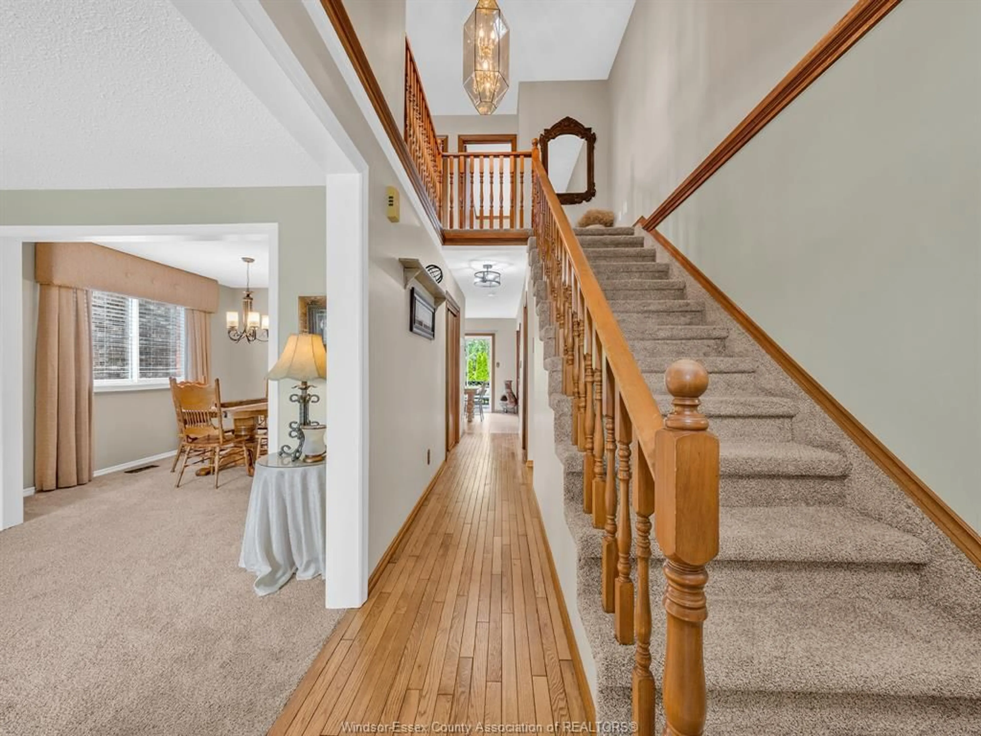 Indoor foyer for 11 Rudgate Lane, Leamington Ontario N8H 4Y9
