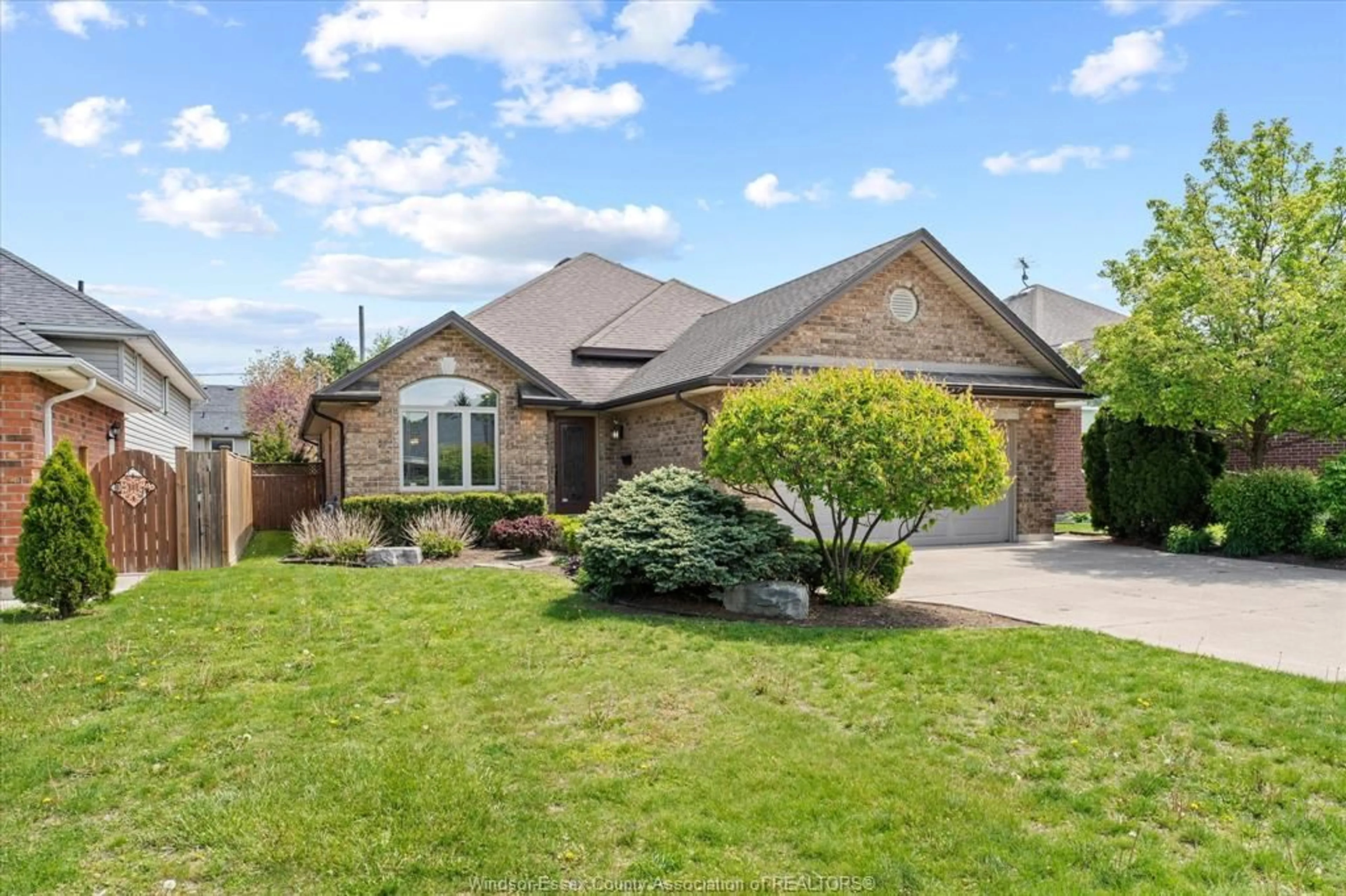 Home with brick exterior material, street for 944 THOMPSON, Windsor Ontario N8S 2G8