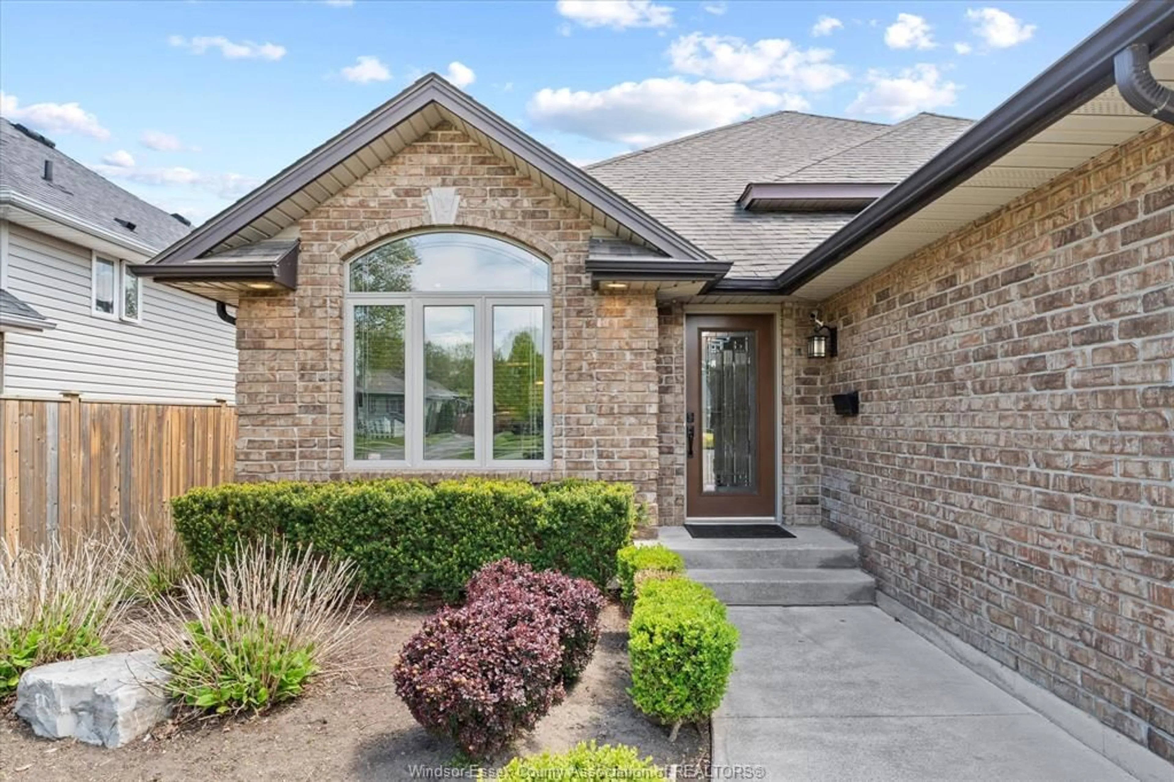 Home with brick exterior material, street for 944 THOMPSON, Windsor Ontario N8S 2G8