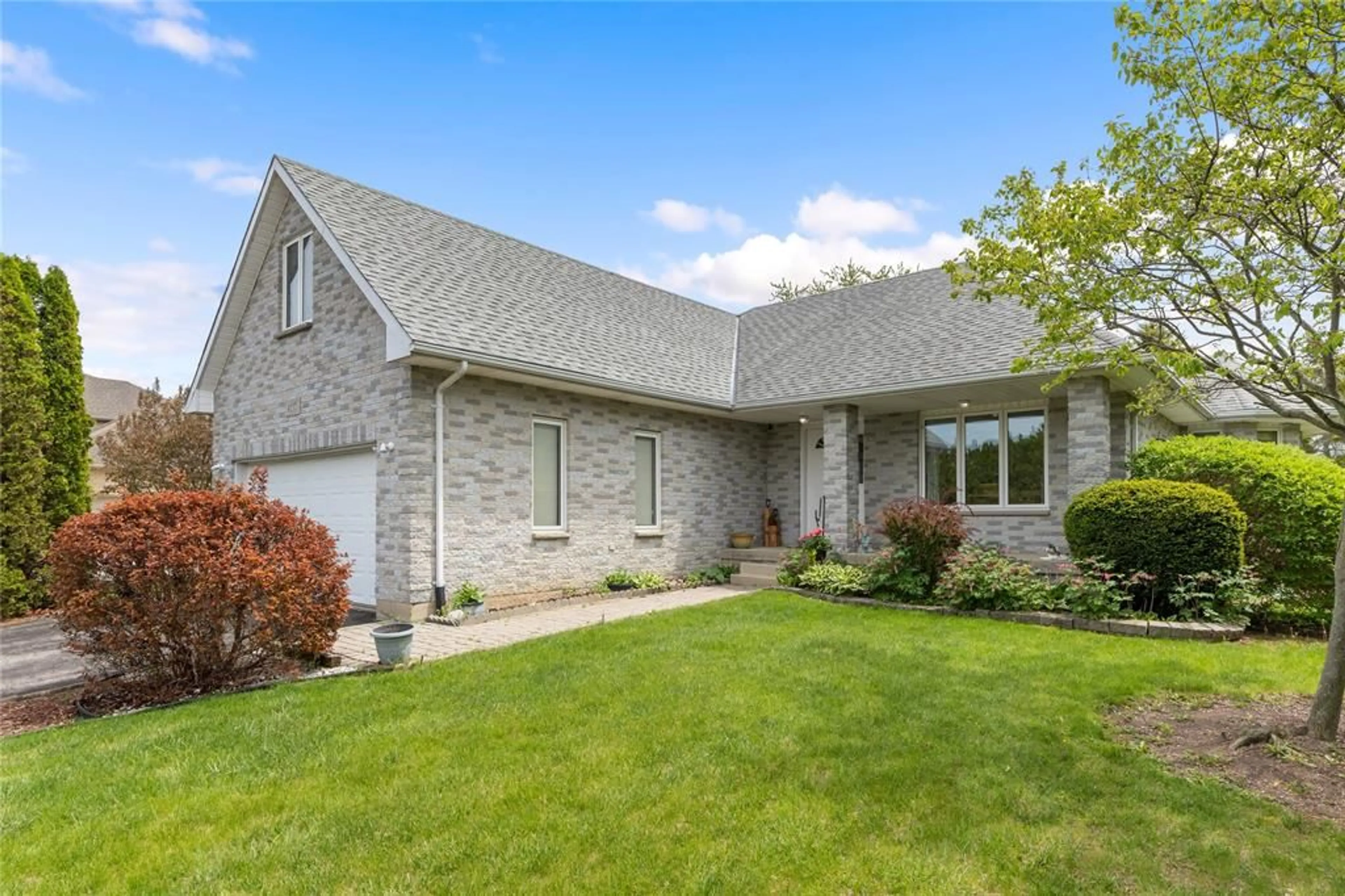 Home with brick exterior material, street for 4335 Bluepoint Dr, Plympton-Wyoming Ontario N0N 1J6