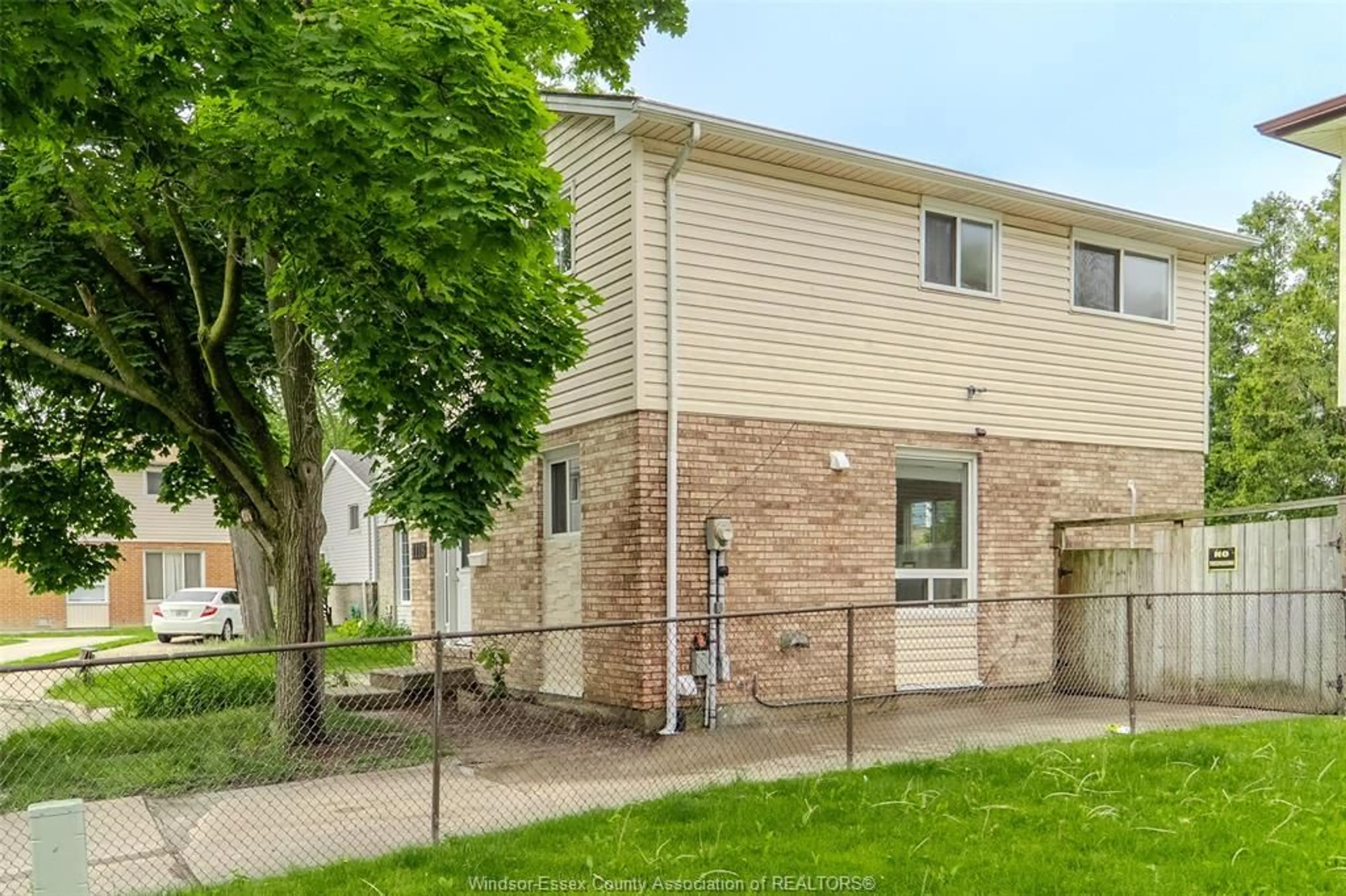 Unknown for 1118 Aire Pl, Windsor Ontario N8T 3A3