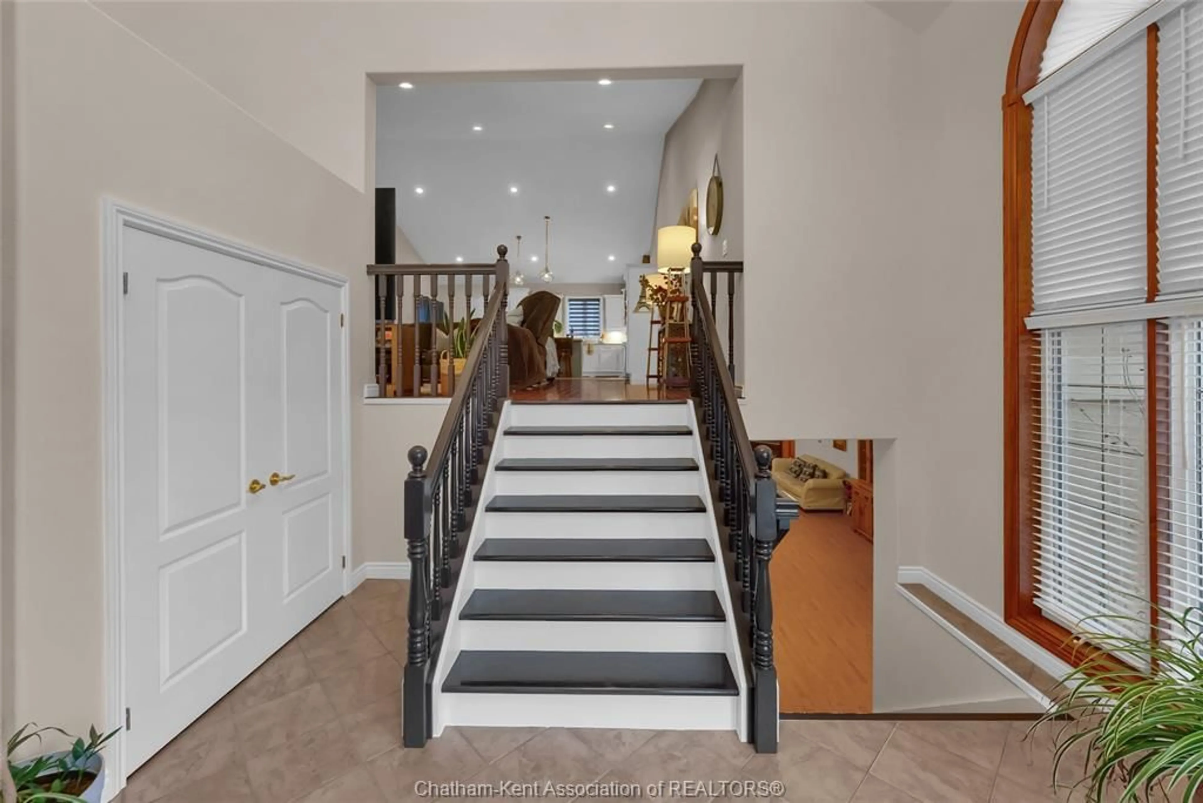 Indoor foyer for 45 MORNING GLORY Lane, Chatham Ontario N7L 5R6