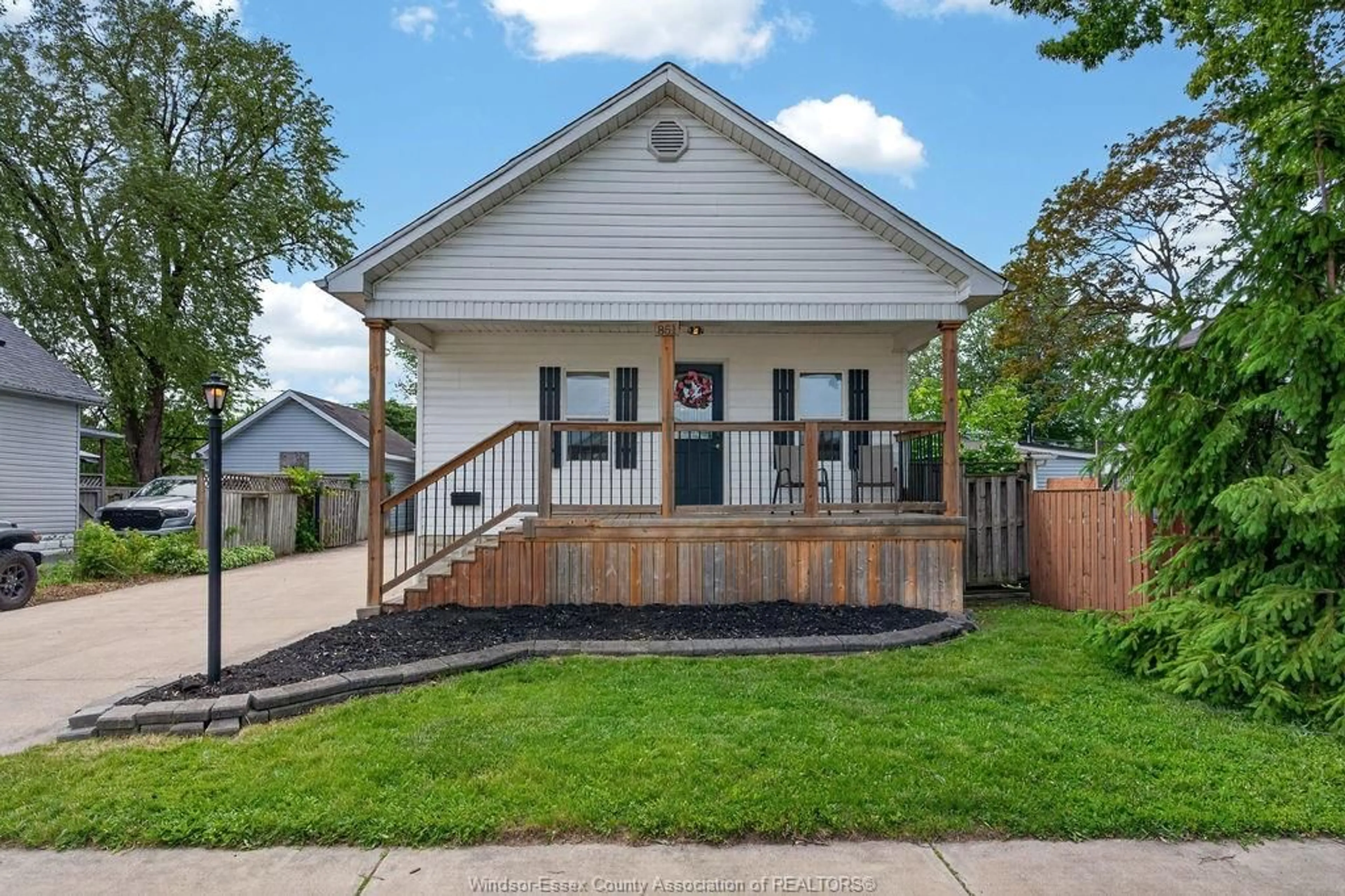 Home with vinyl exterior material, street for 851 ELLROSE Ave, Windsor Ontario N8Y 3W6