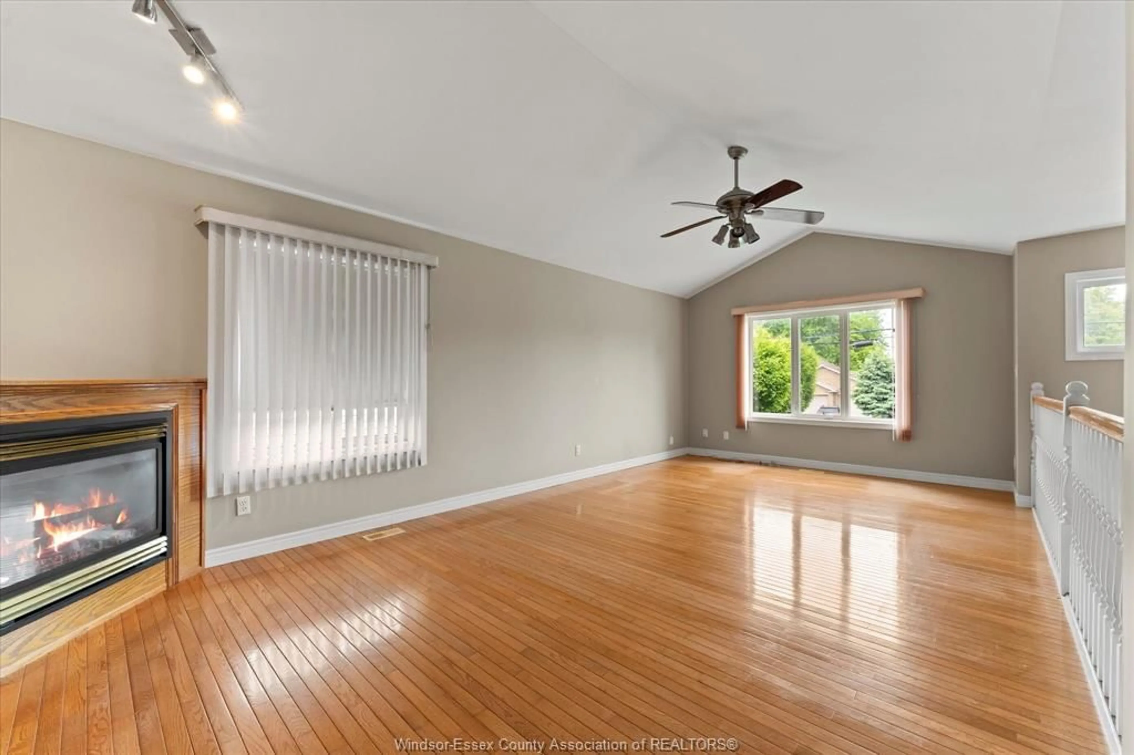 A pic of a room for 2515 COUSINEAU St, LaSalle Ontario N9H 2M2