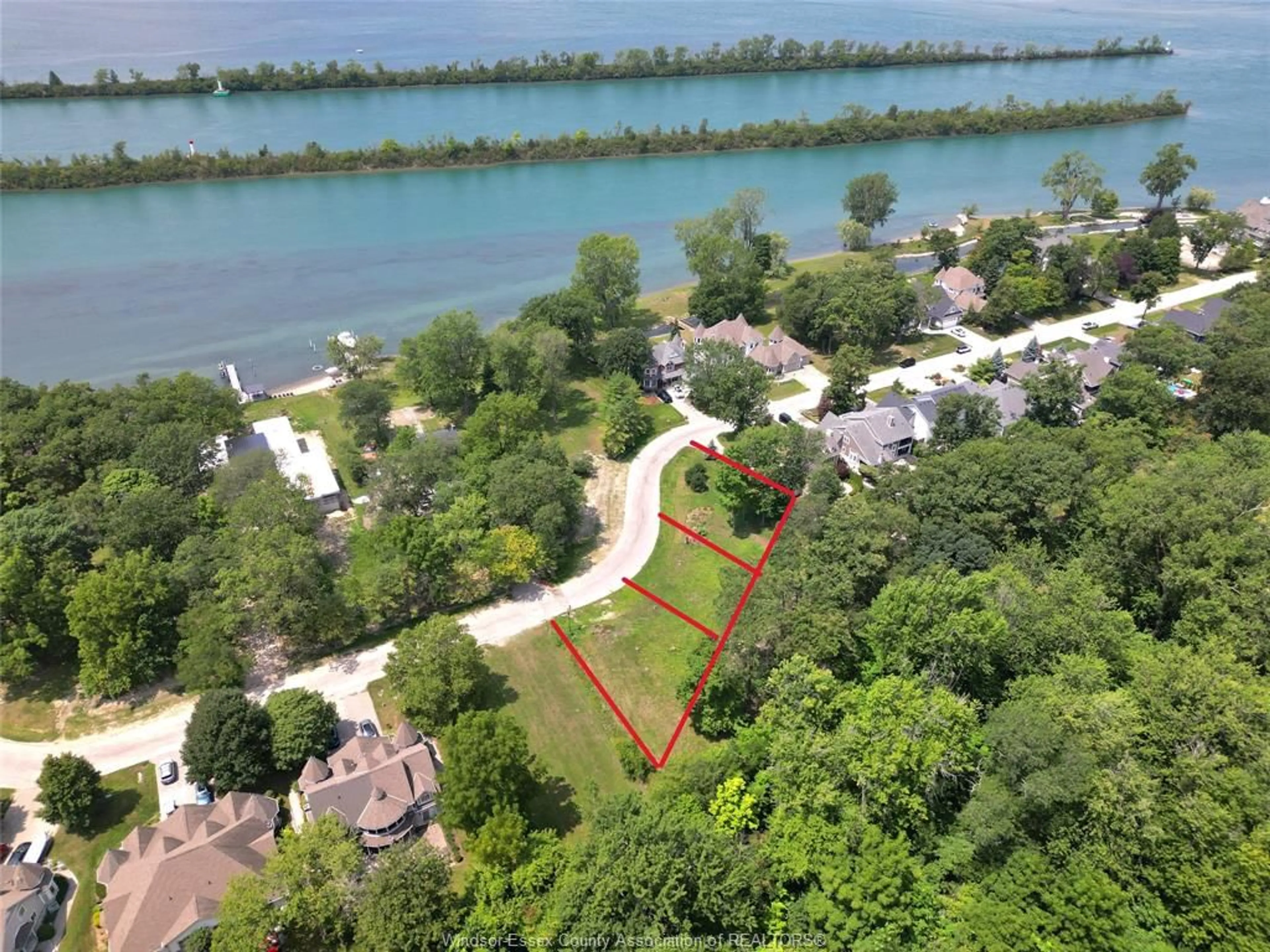 A pic from outside/outdoor area/front of a property/back of a property/a pic from drone, water/lake/river/ocean view for 261 CRYSTAL BAY, Amherstburg Ontario N9V 4A6
