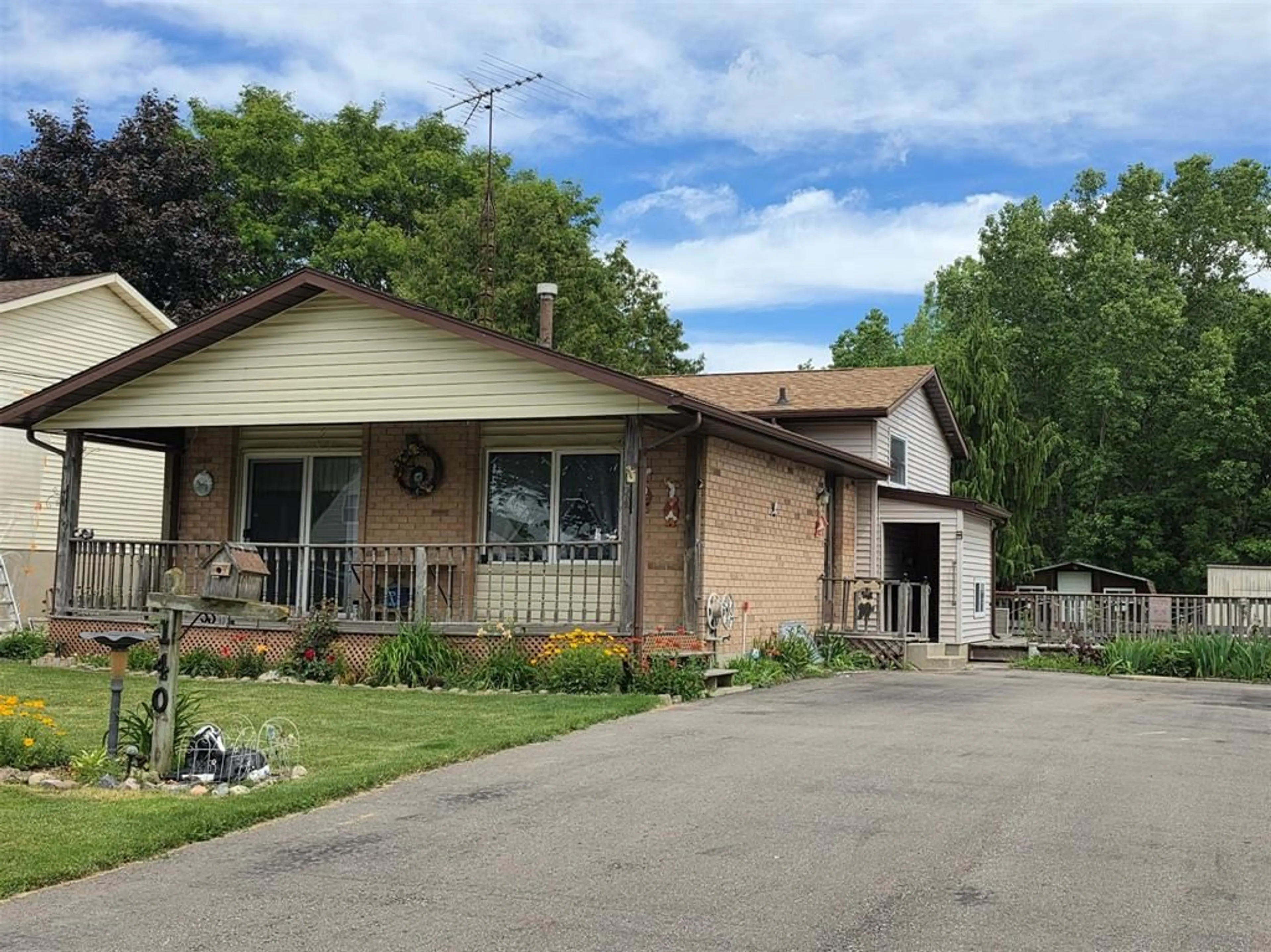 Unknown for 140 Main St, St Clair Ontario N0N 1H0