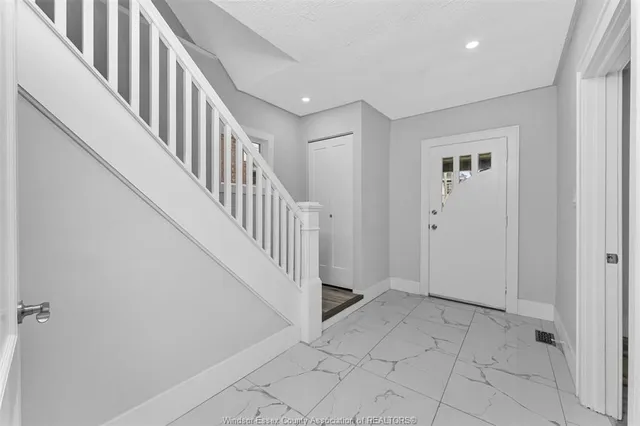 1525 DOUGALL ..., Windsor 4