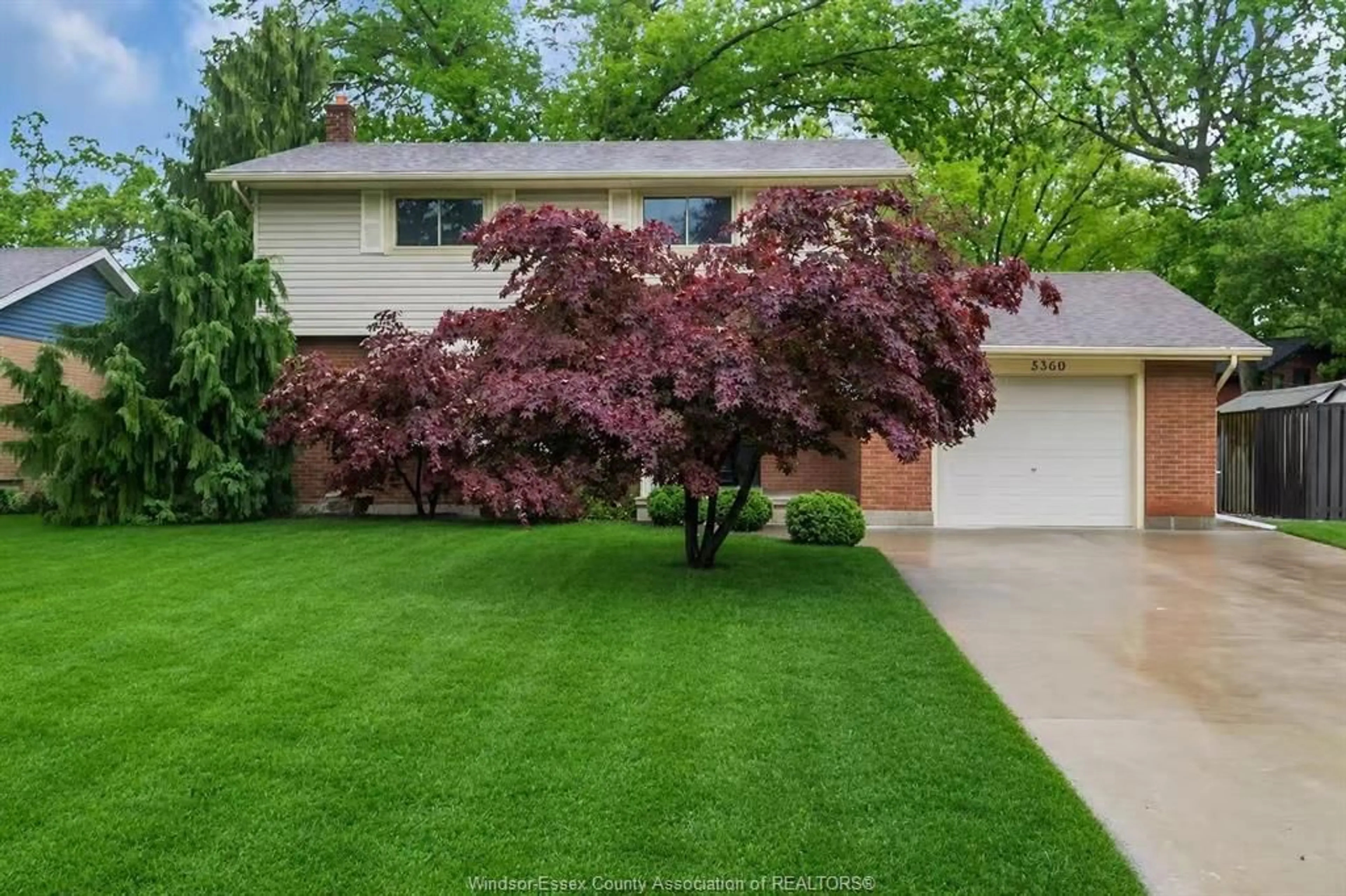 Home with vinyl exterior material, street for 3360 ST. PATRICK'S, Windsor Ontario N9E 3H3