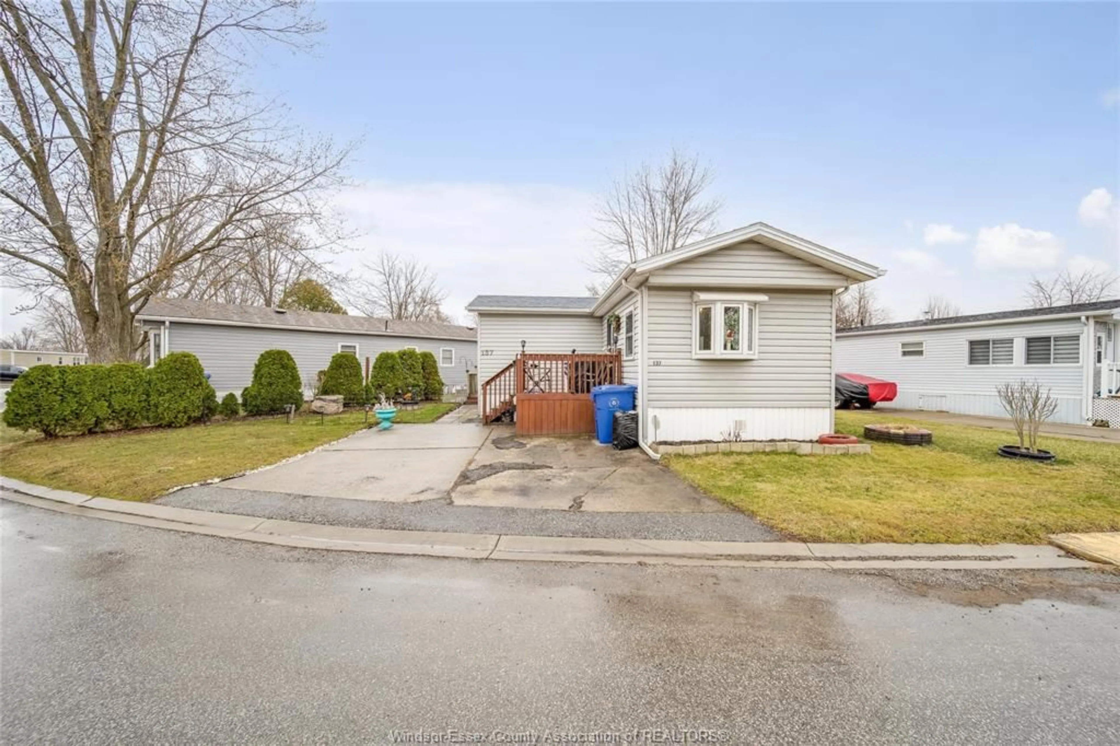 Unknown for 137 DANA Dr, Essex Ontario N8K 2A3