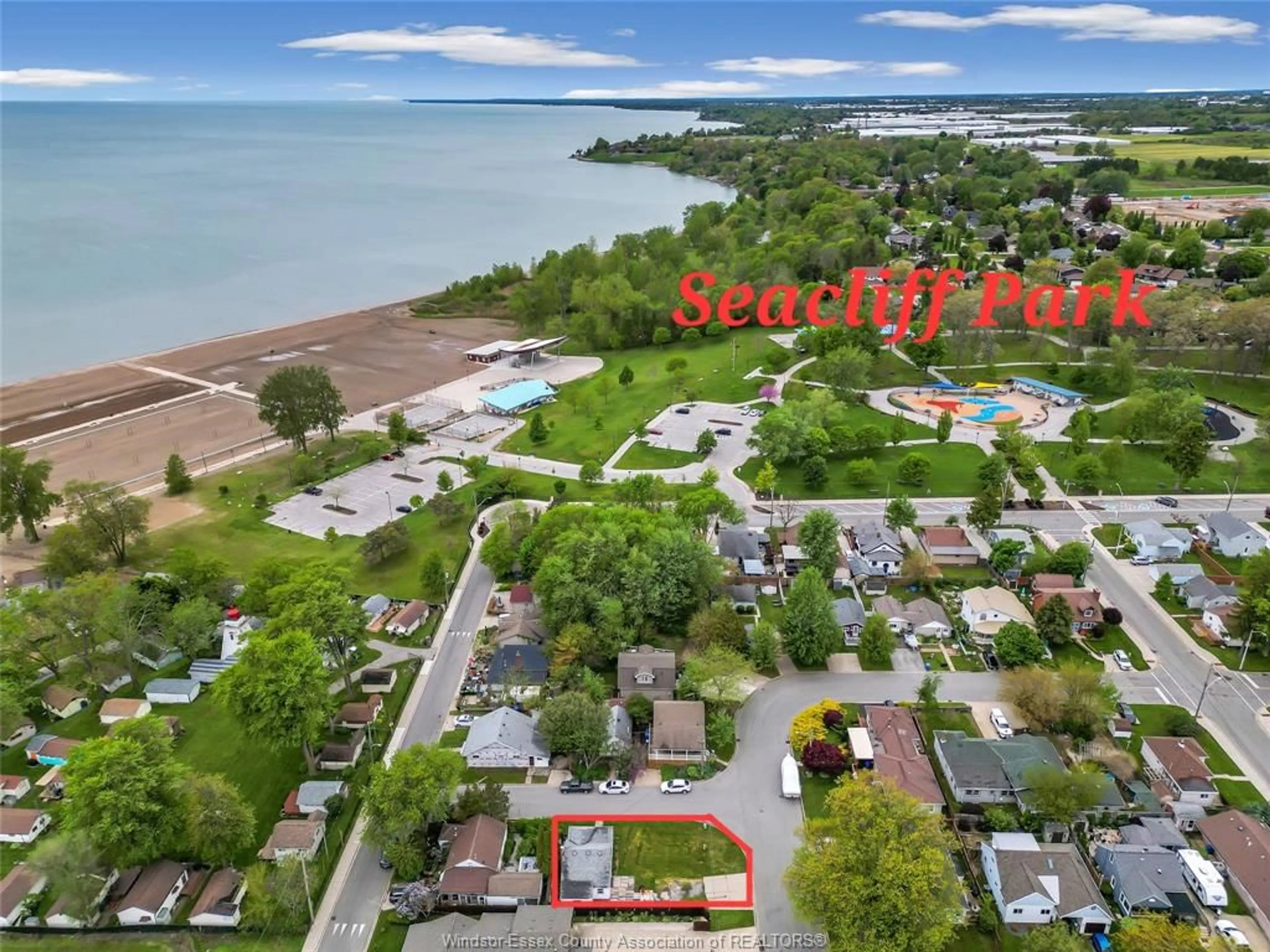 A pic from outside/outdoor area/front of a property/back of a property/a pic from drone, water/lake/river/ocean view for 23 Bayview Place, Leamington Ontario N8H 3E8