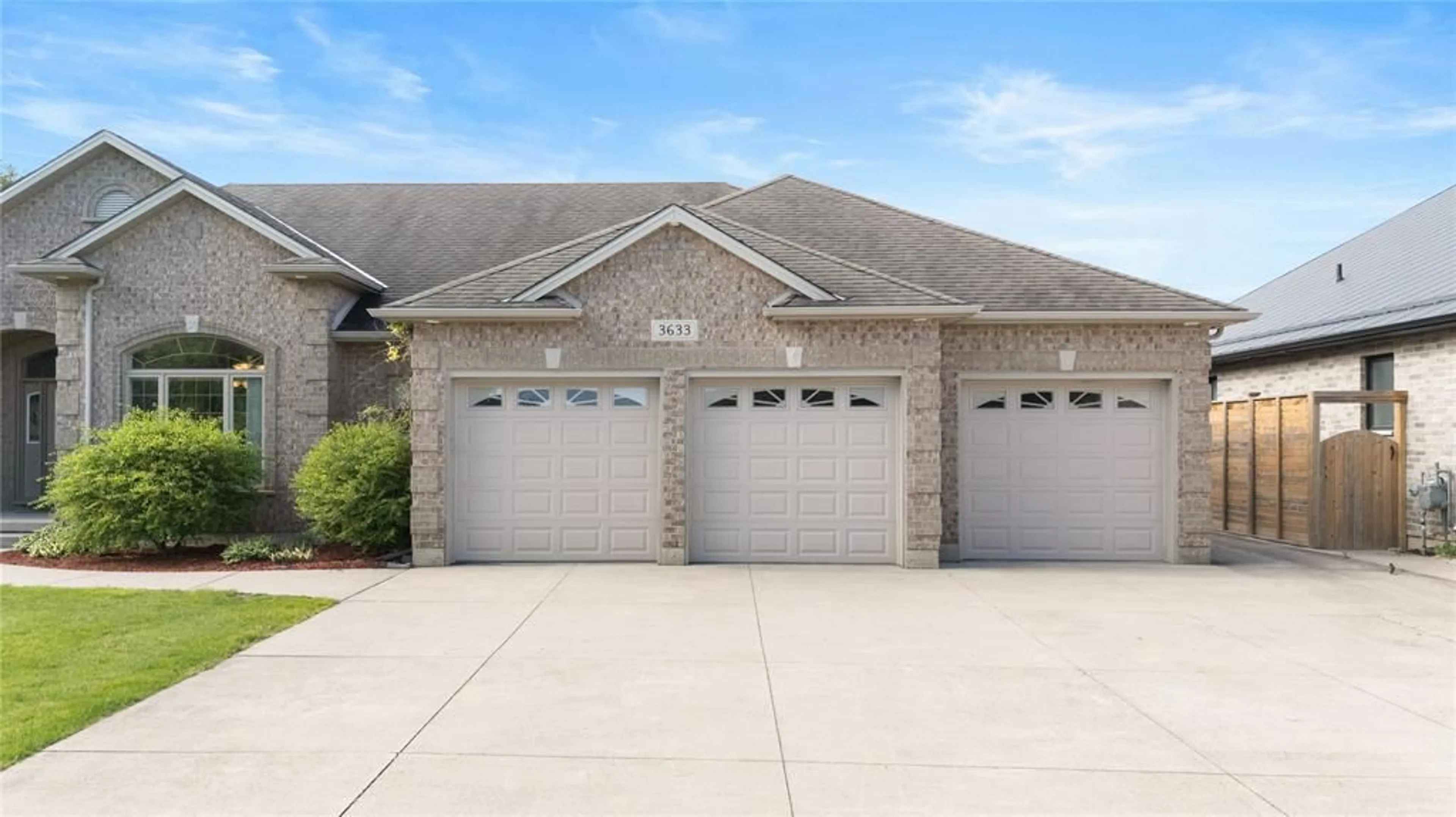 Indoor garage for 3633 EGREMONT Rd, Plympton-Wyoming Ontario N0N 1E0
