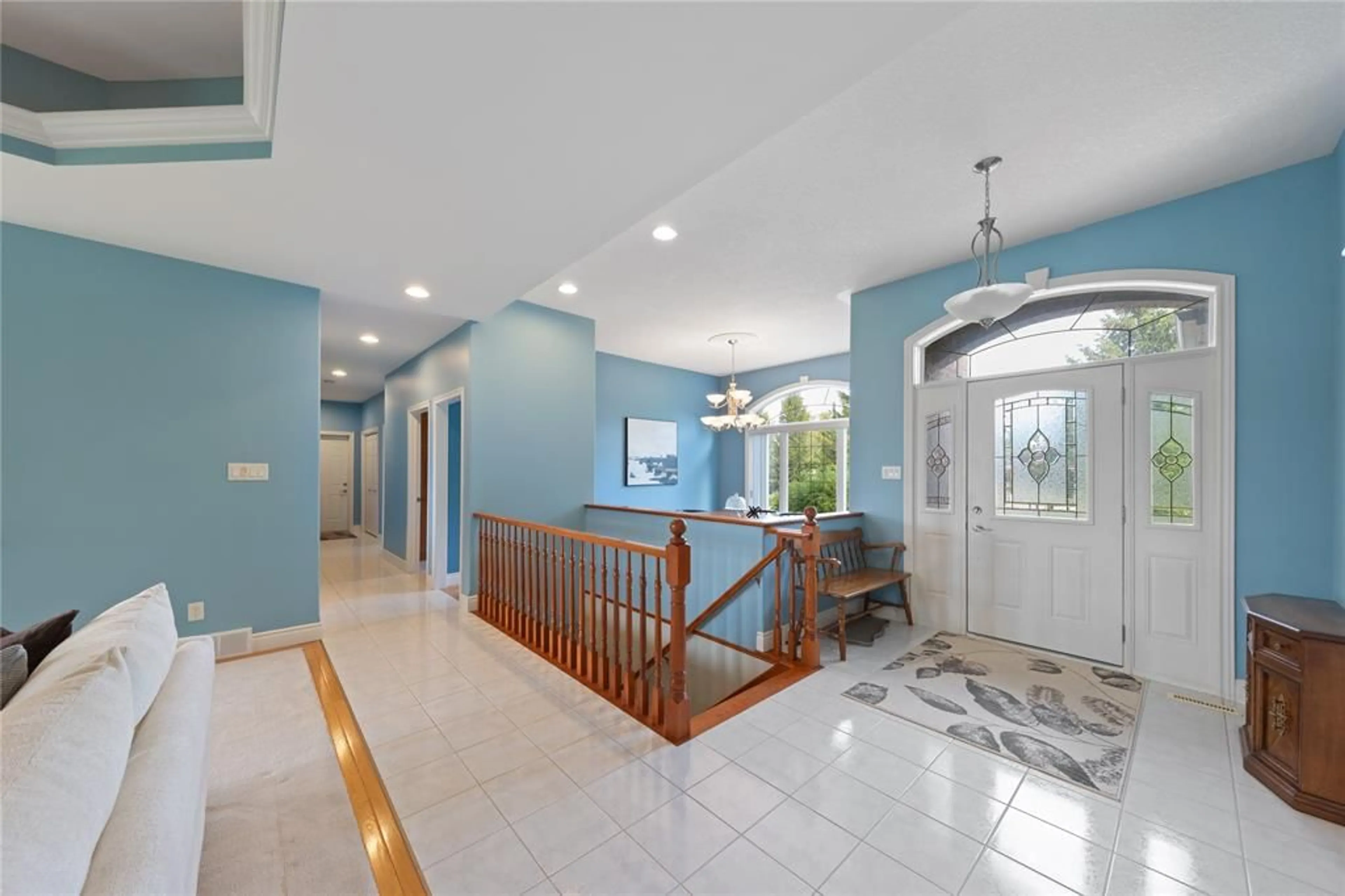 Indoor foyer for 3633 EGREMONT Rd, Plympton-Wyoming Ontario N0N 1E0