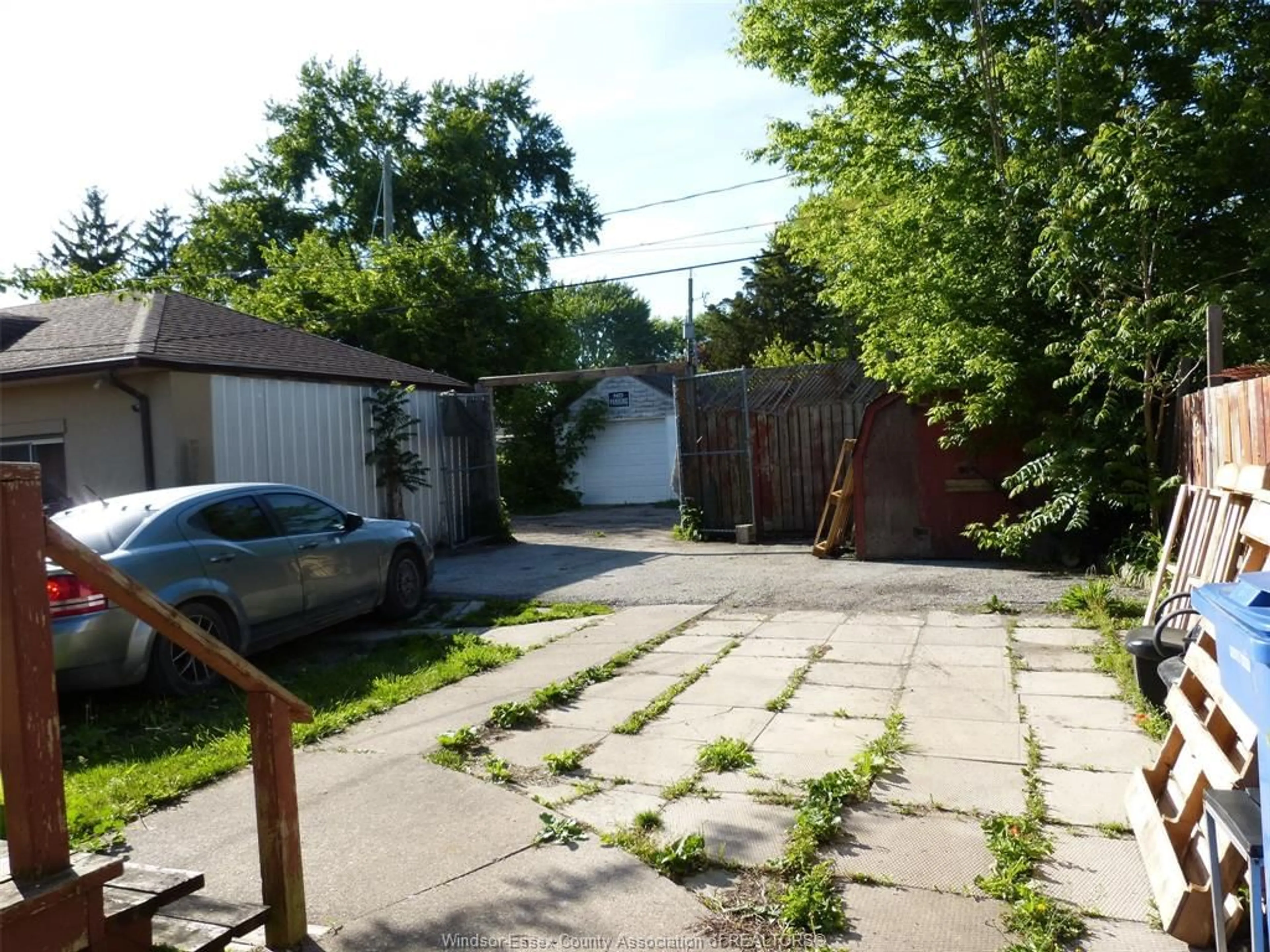 A pic from outside/outdoor area/front of a property/back of a property/a pic from drone, street for 1434 TECUMSEH Blvd, Windsor Ontario N8X 1H5