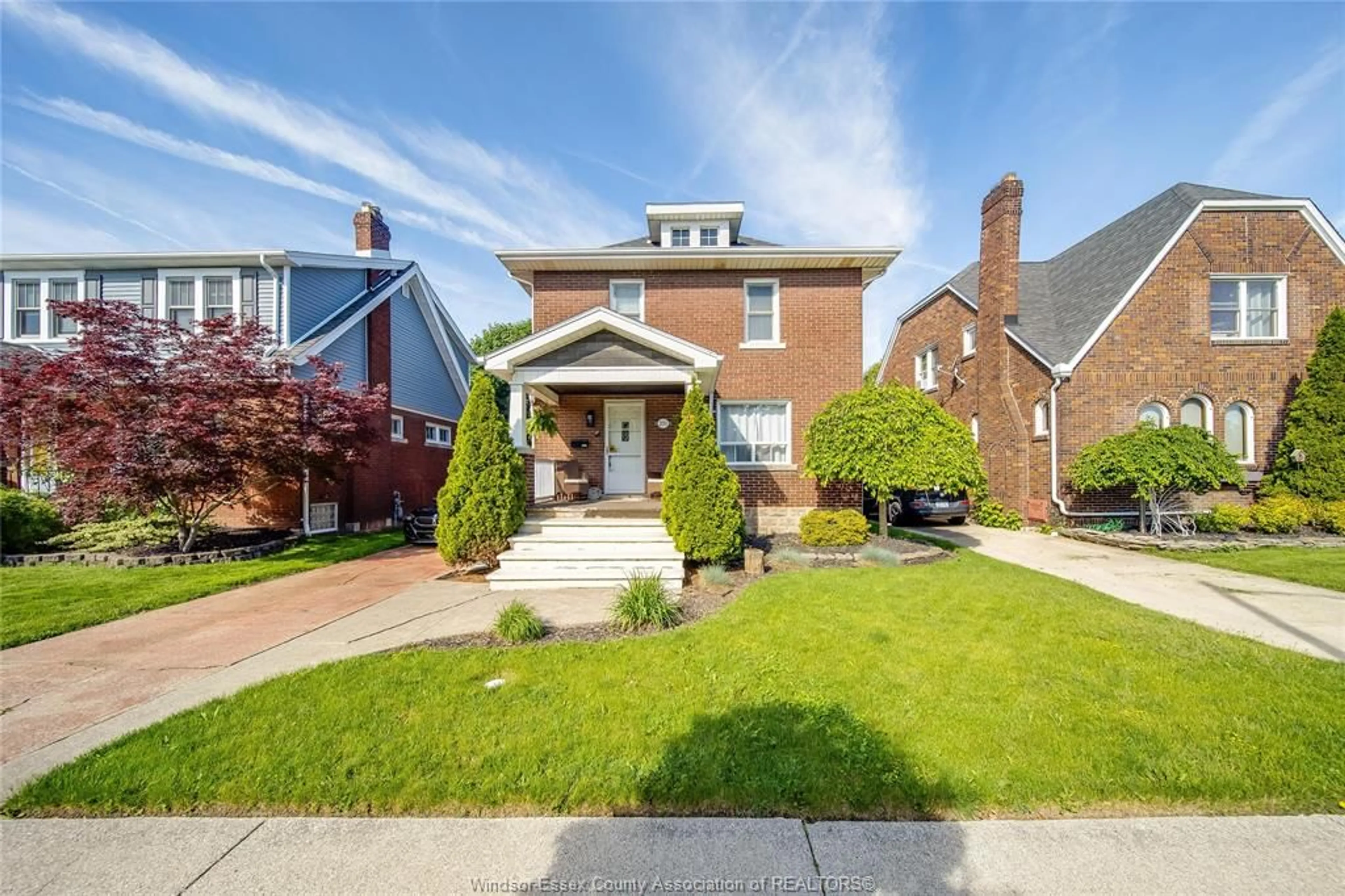 Home with brick exterior material, street for 2151 LINCOLN Rd, Windsor Ontario N8W 2P9