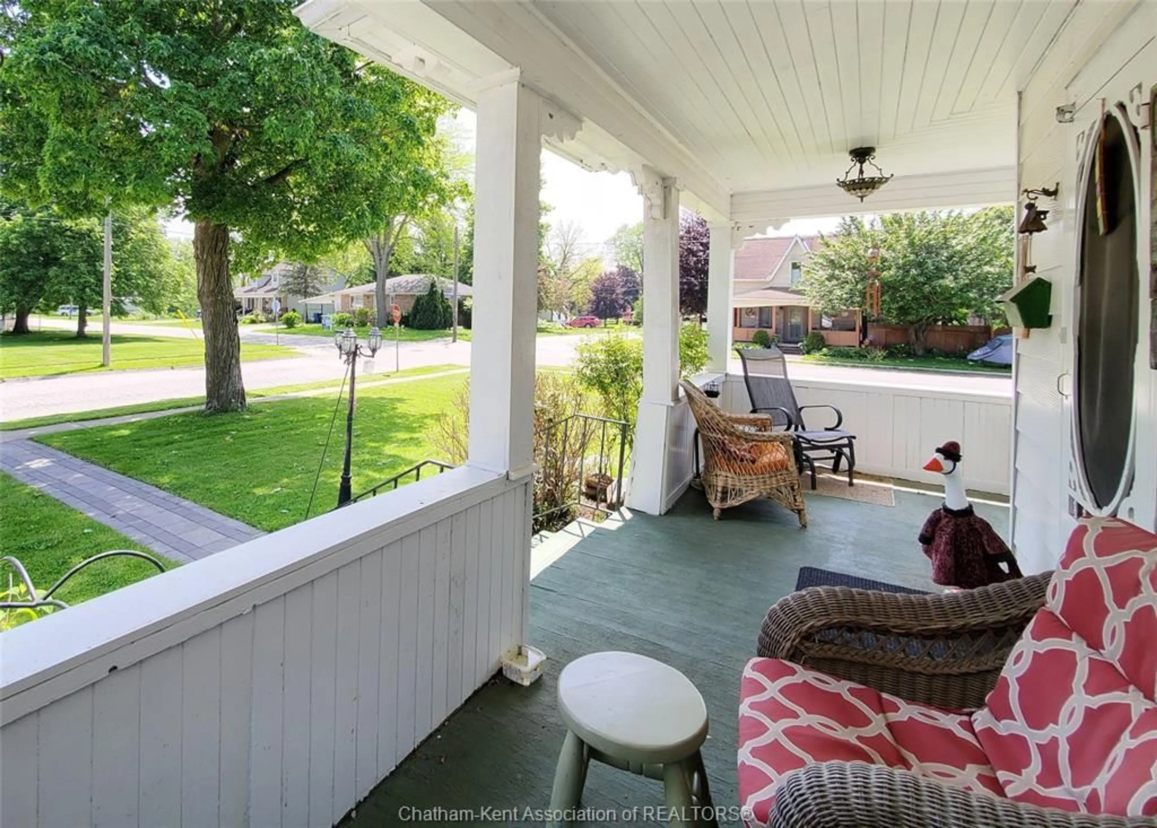 Patio, street for 68 Mary St, Thamesville Ontario N0P 2K0