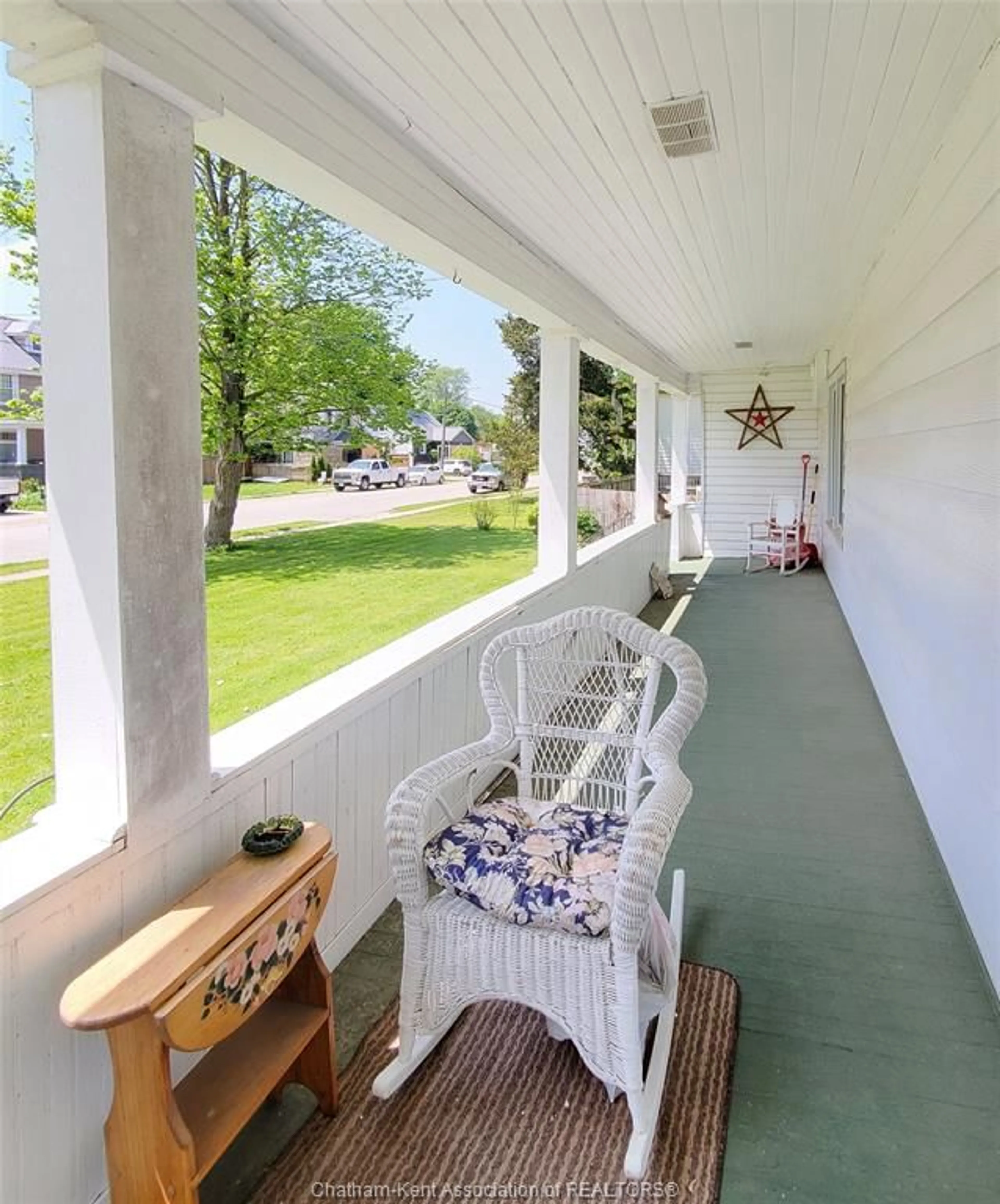 Patio, street for 68 Mary St, Thamesville Ontario N0P 2K0