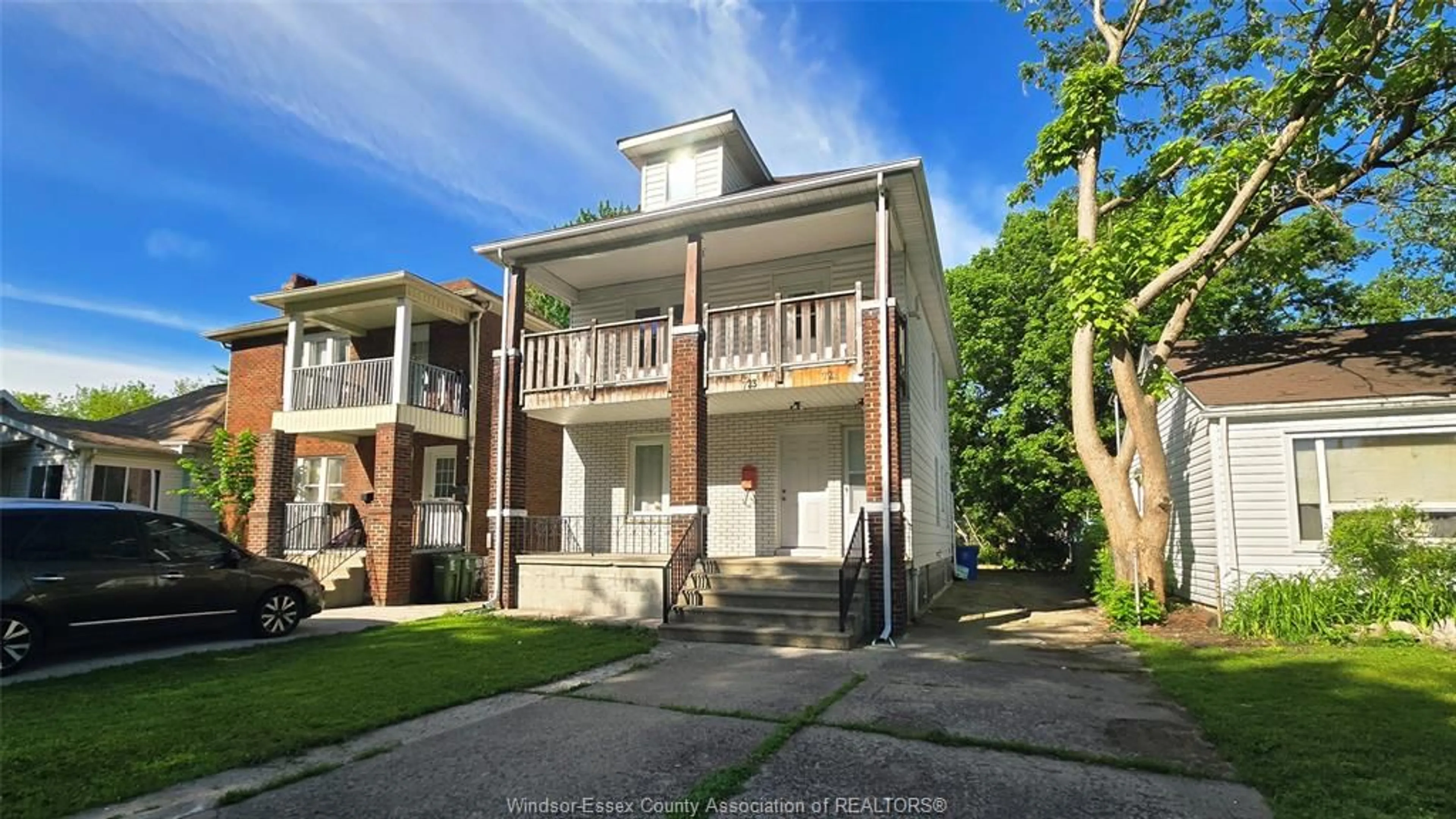 A pic from outside/outdoor area/front of a property/back of a property/a pic from drone, street for 721-723 CAMPBELL AVE Ave, Windsor Ontario N9B 2H6