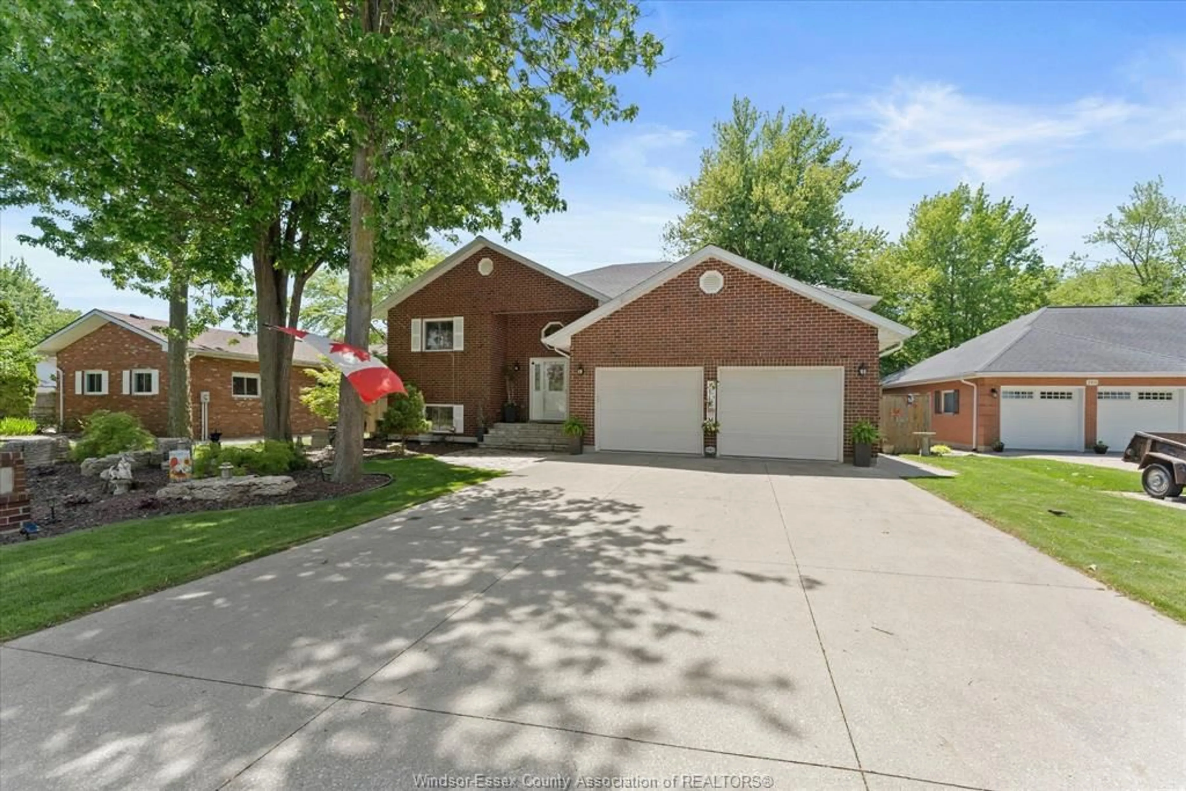 Home with brick exterior material, street for 270 Irwin Ave, Essex Ontario N8M 2T6