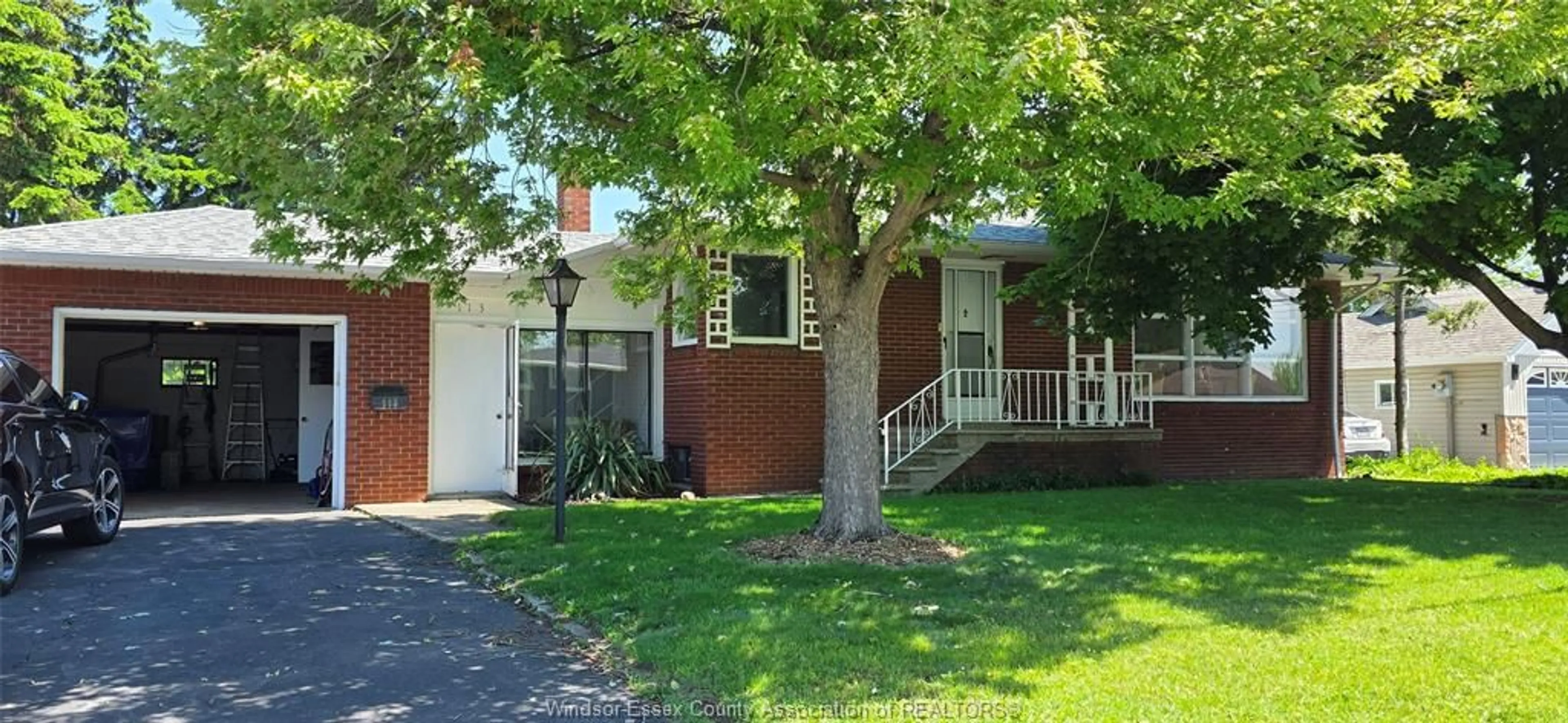 Home with brick exterior material, street for 113 VICTORY, LaSalle Ontario N9J 1V5