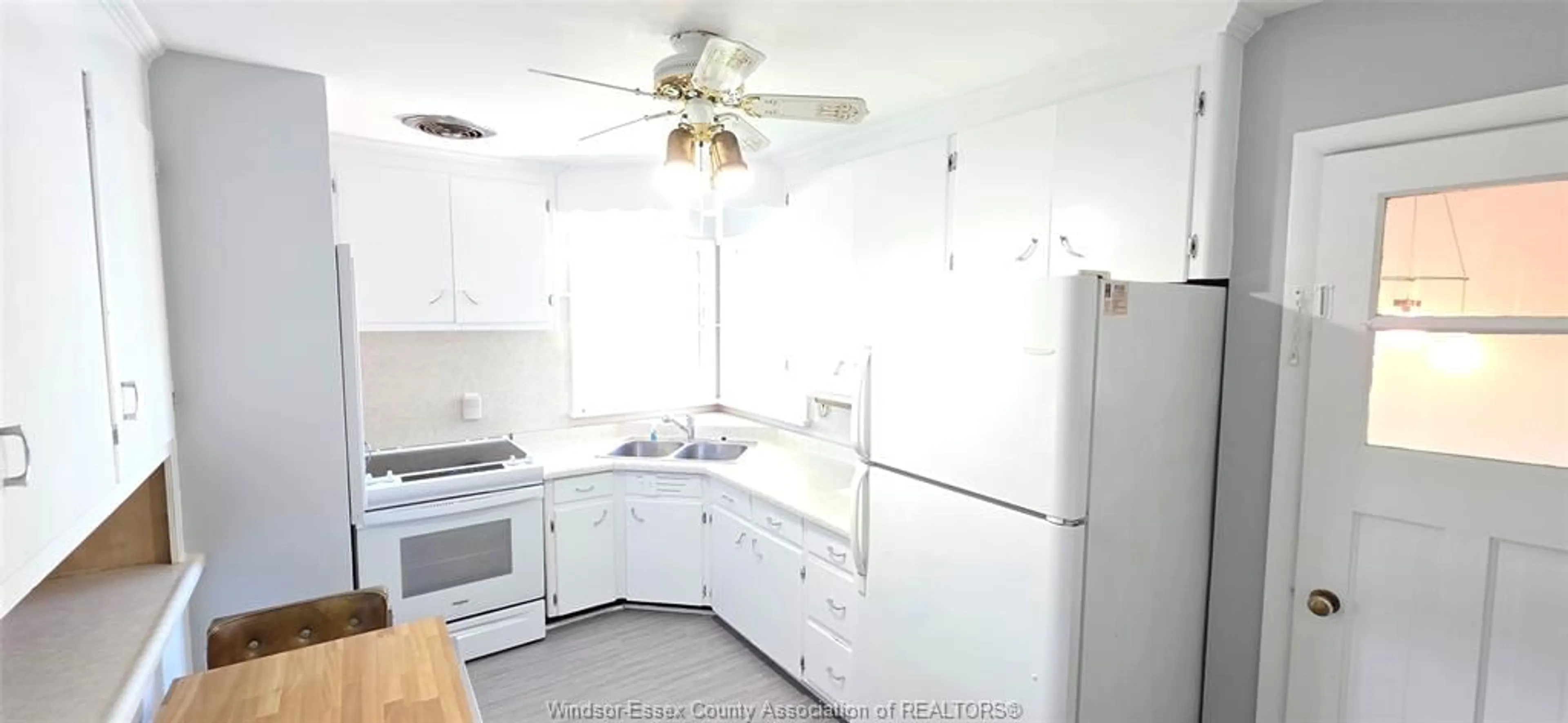 Standard kitchen, unknown for 113 VICTORY, LaSalle Ontario N9J 1V5