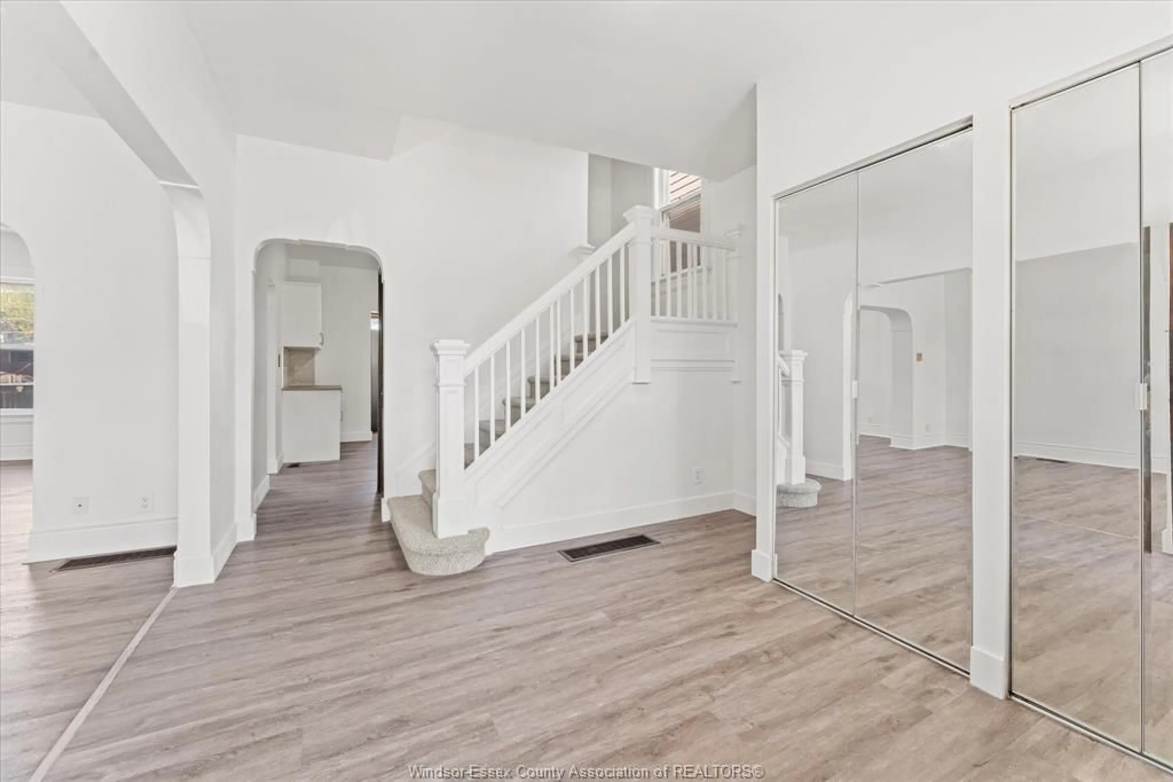 Unknown for 855 HALL Ave, Windsor Ontario N9A 2M2