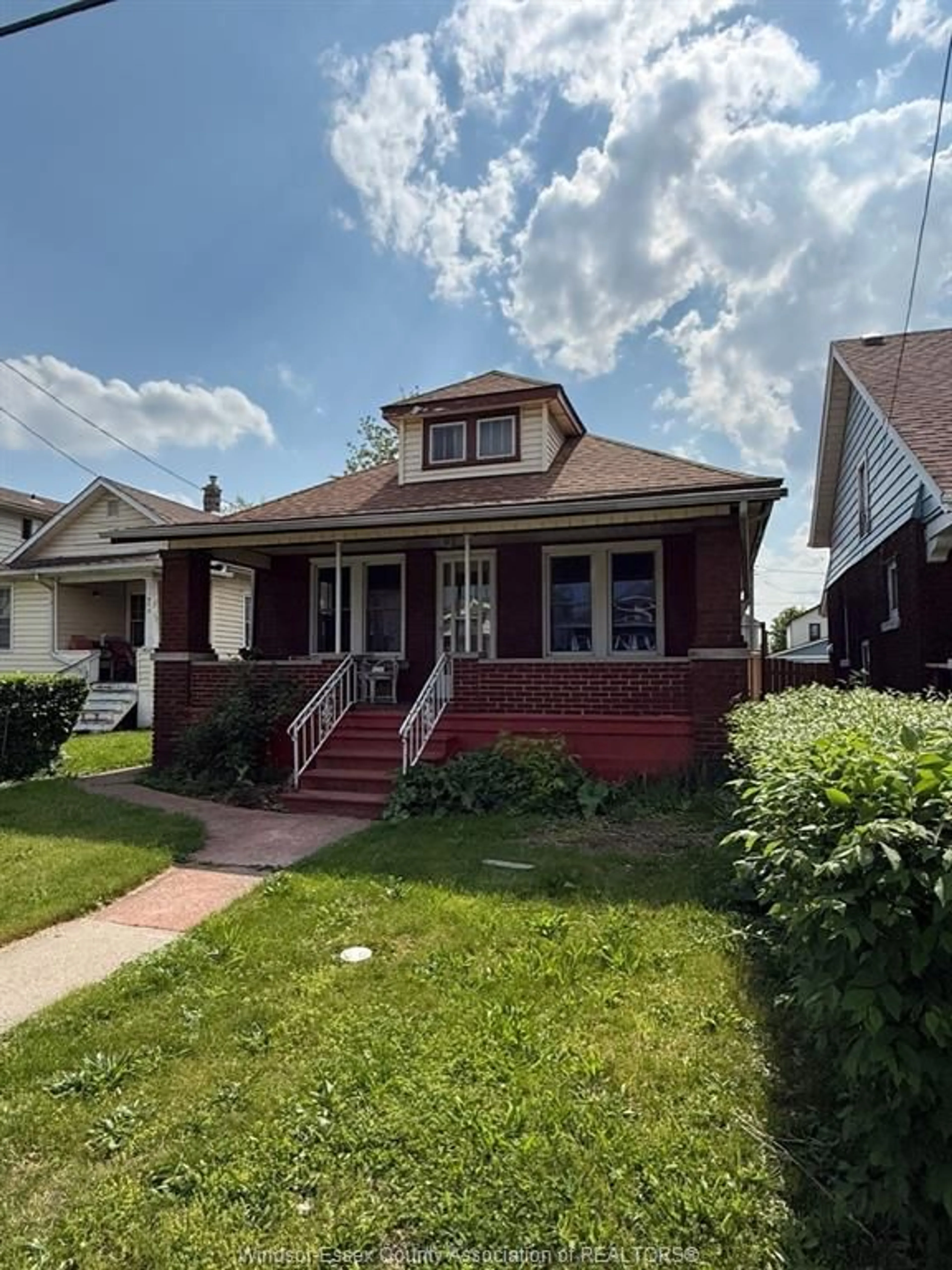 Unknown for 1069 ELM, Windsor Ontario N9A 5H8