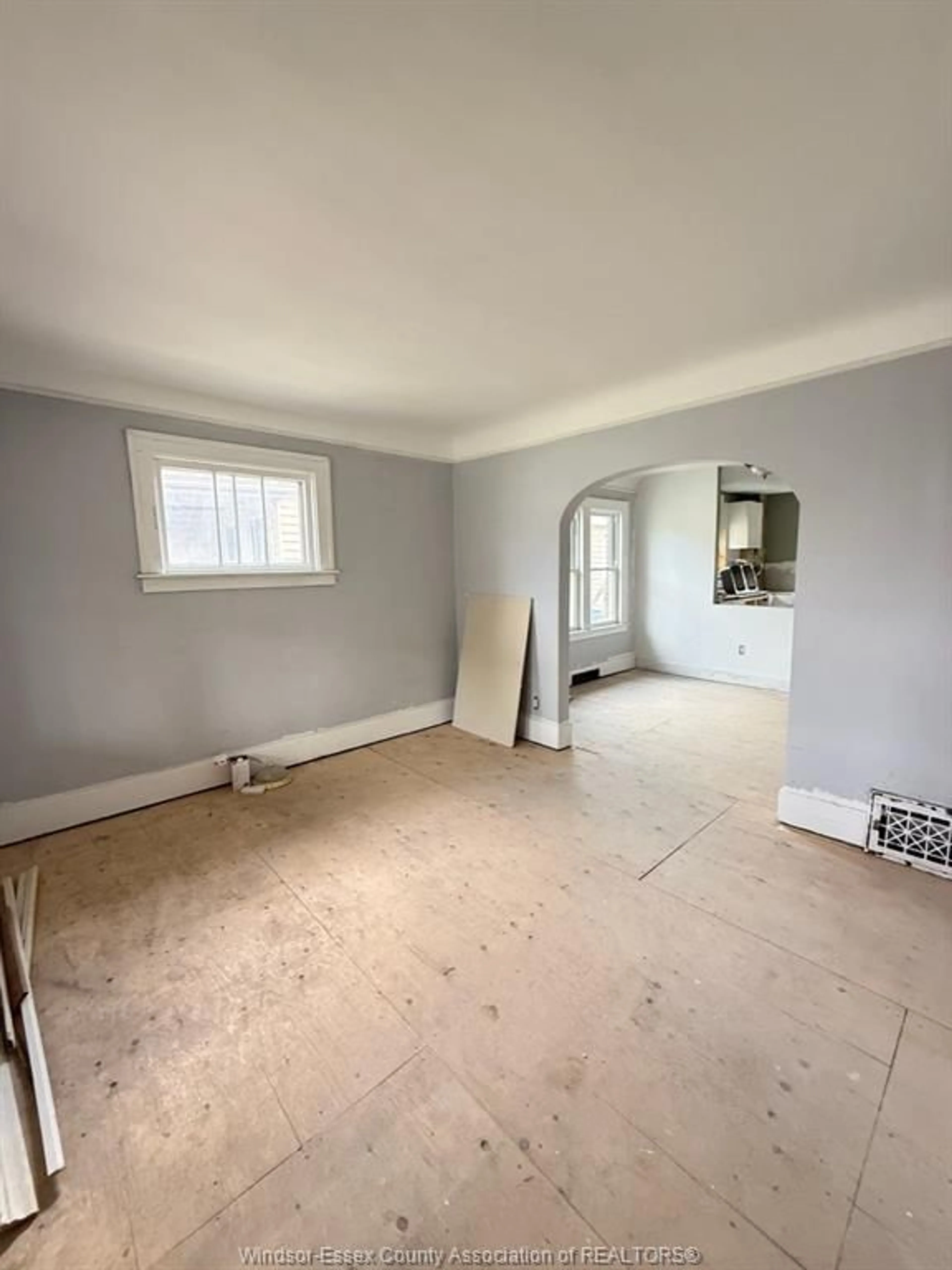 A pic of a room for 1069 ELM, Windsor Ontario N9A 5H8