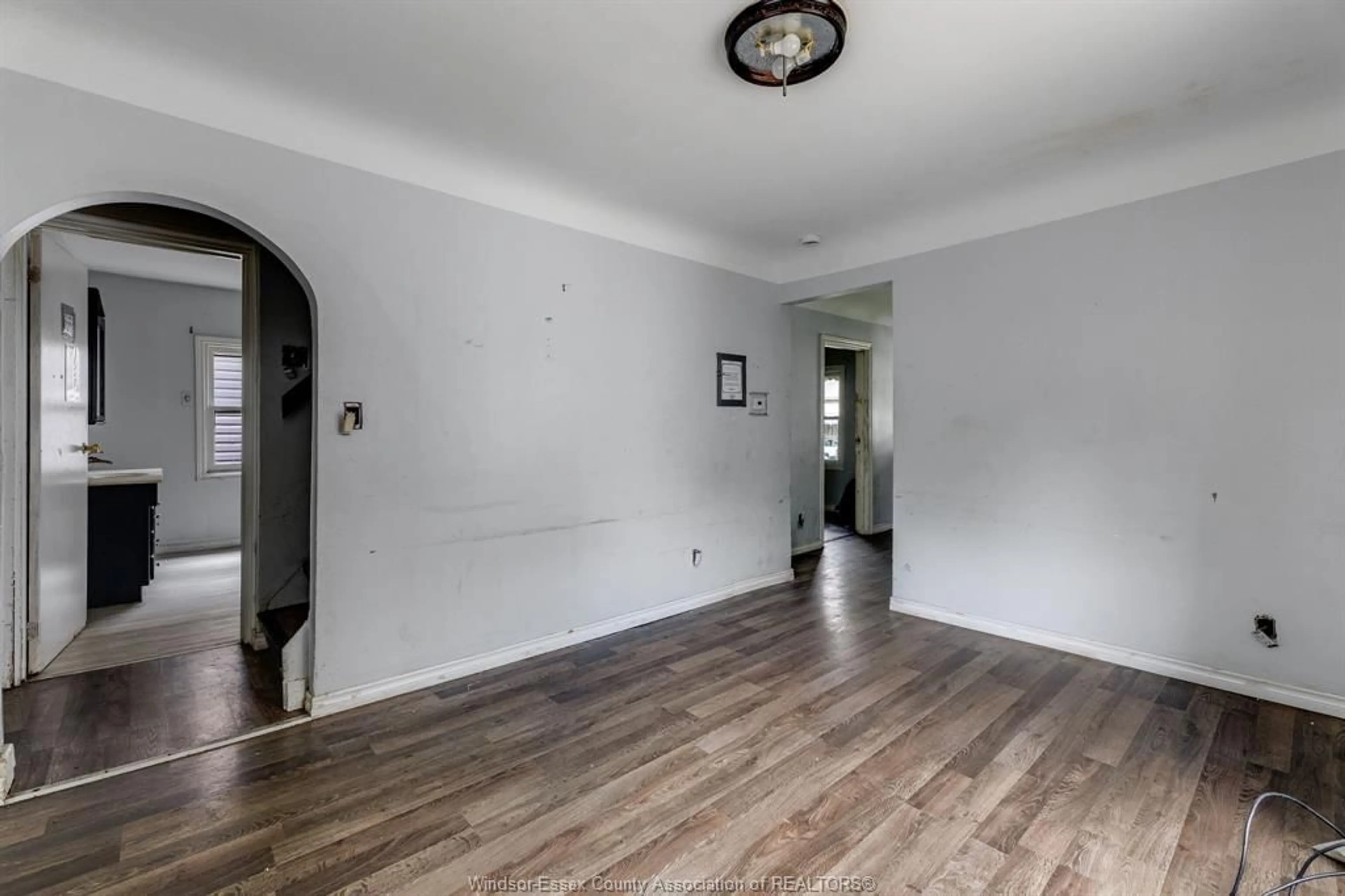 A pic of a room for 982 Bridge, Windsor Ontario N9B 2N1