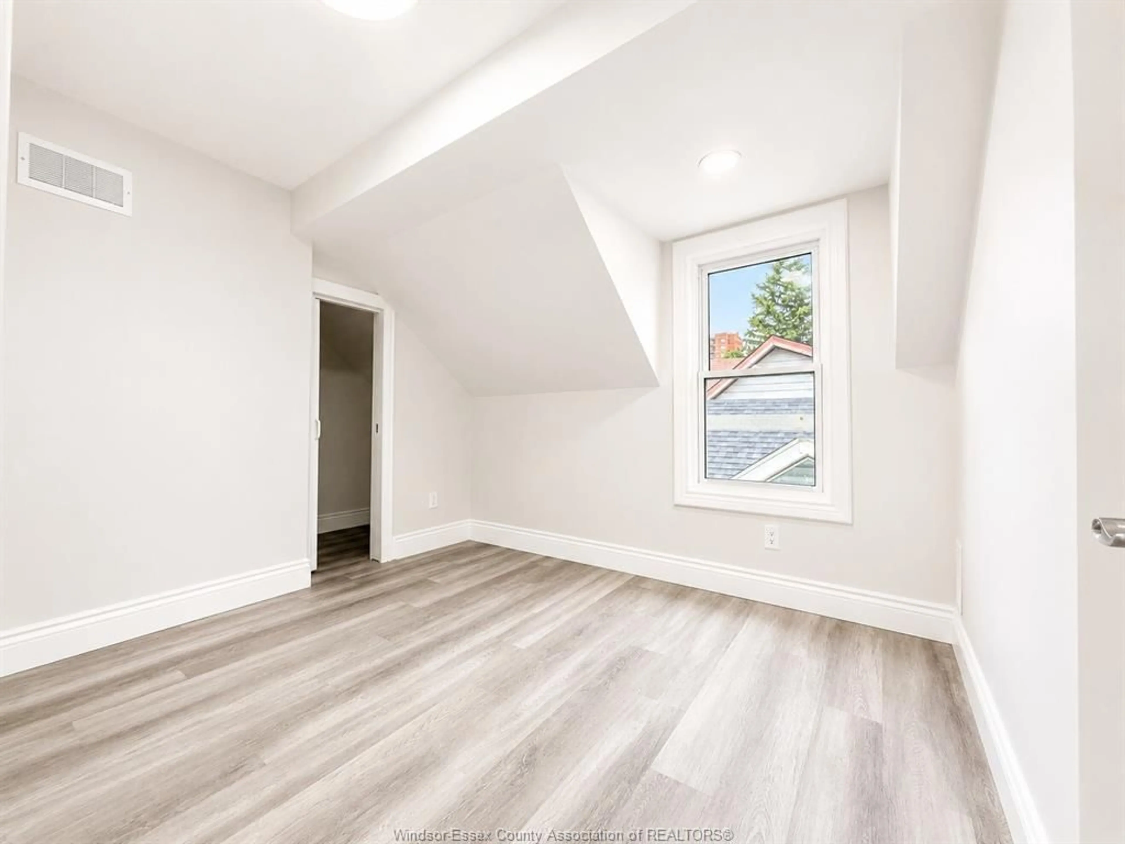 A pic of a room for 248 JOSEPHINE, Windsor Ontario N9B 2K8