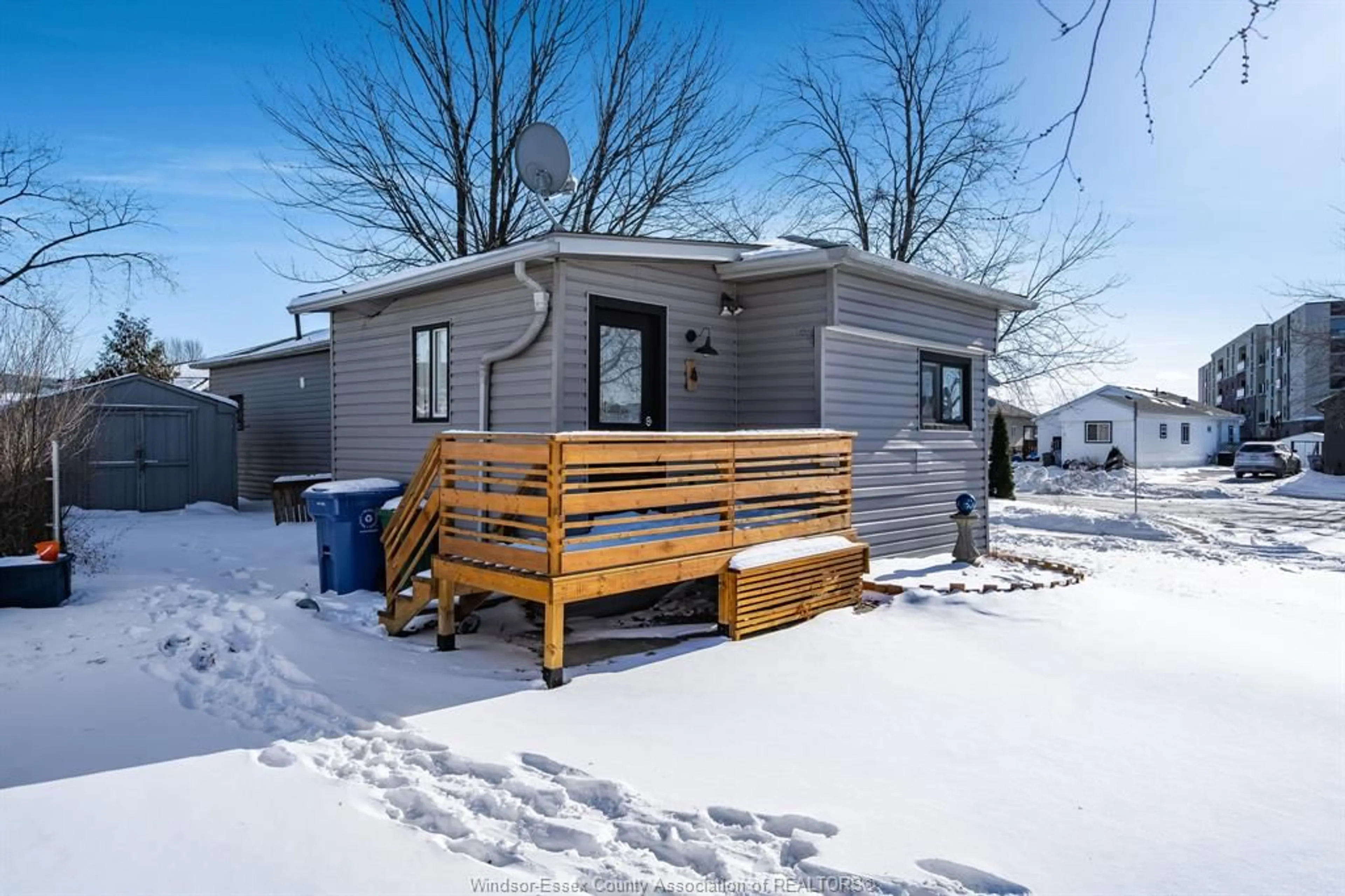Unknown for 4 Cedar Cres, McGregor Ontario N0R 1J0