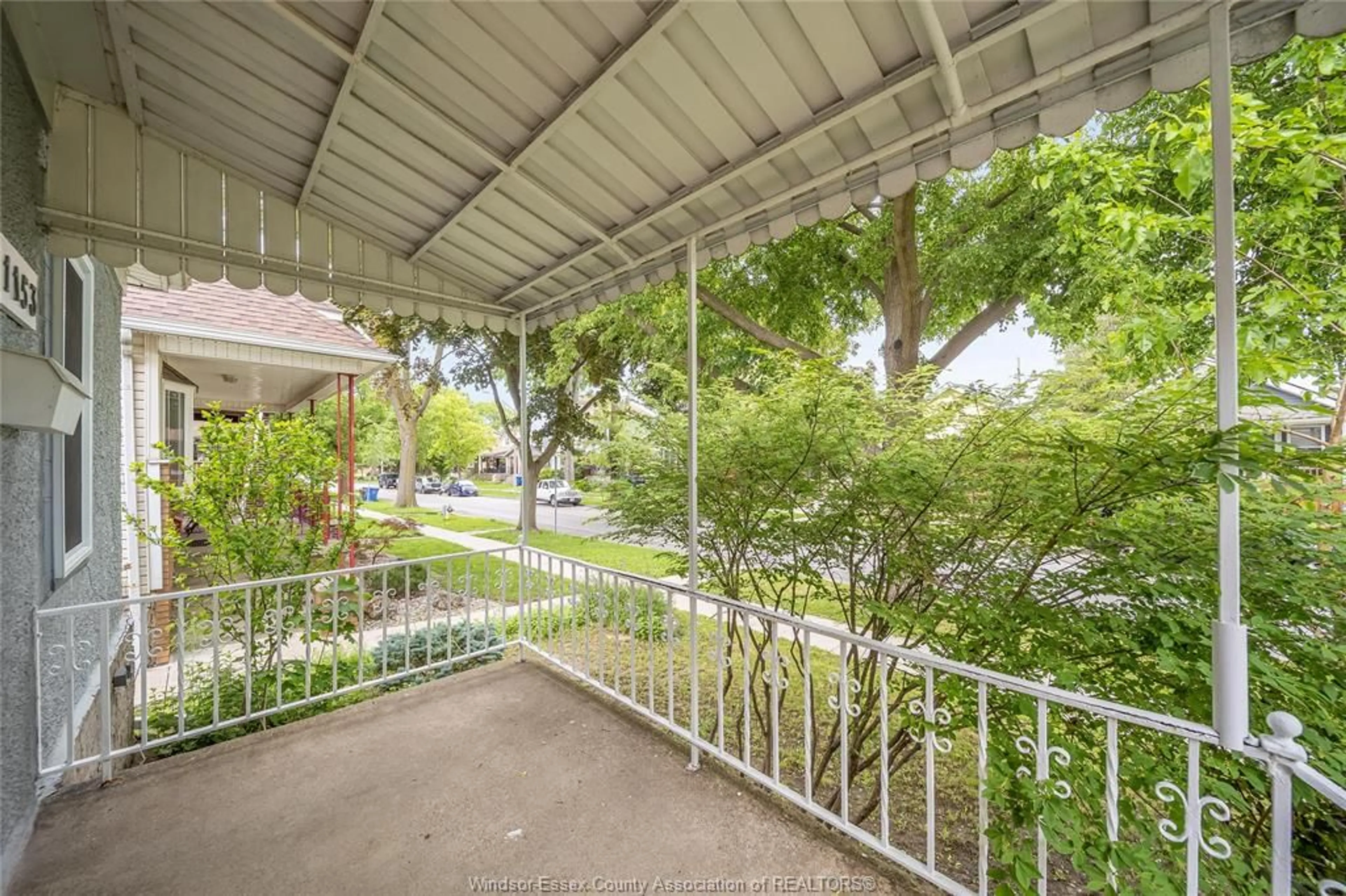 Patio, street for 1153 GLADSTONE Ave, Windsor Ontario N9A 2R9